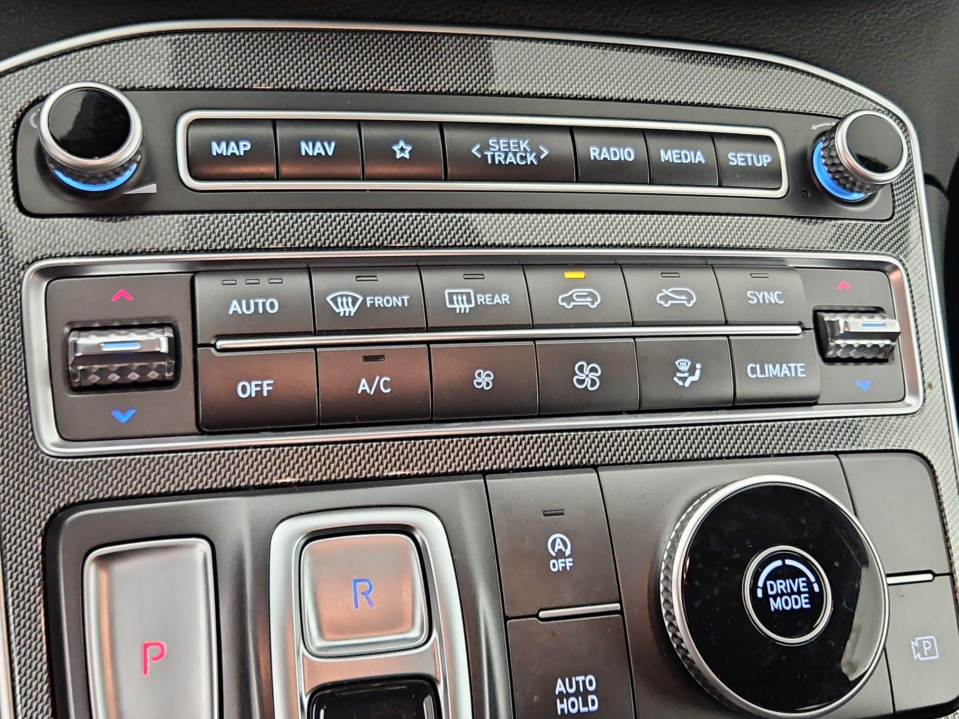 Thumbnail: 2023 Hyundai Santa Fe - 17