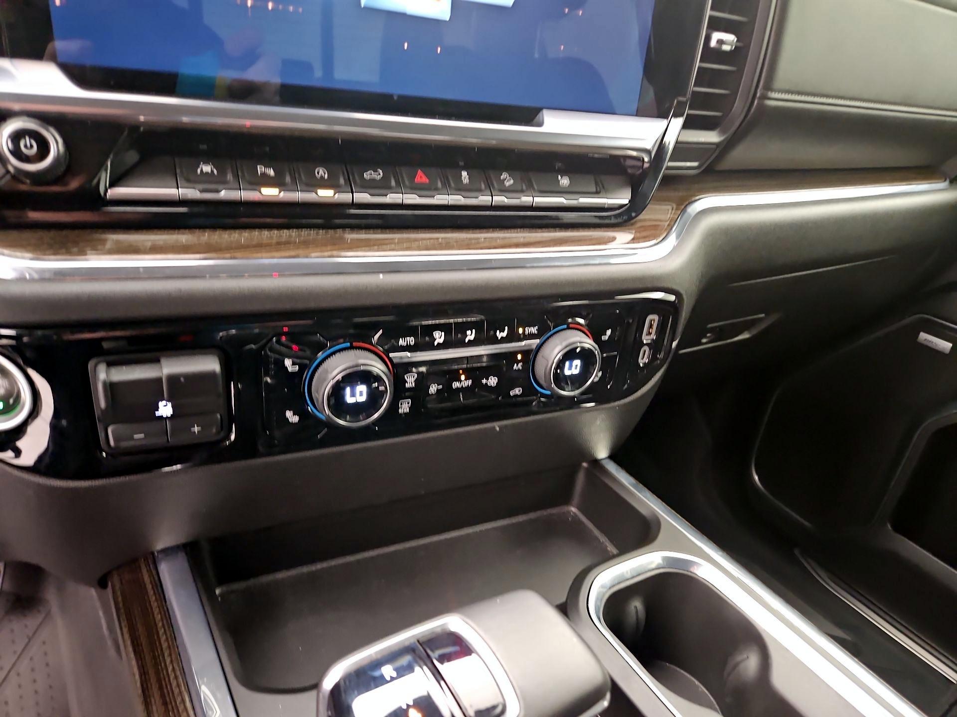 Thumbnail: 2024 Chevrolet Silverado 1500 - 16