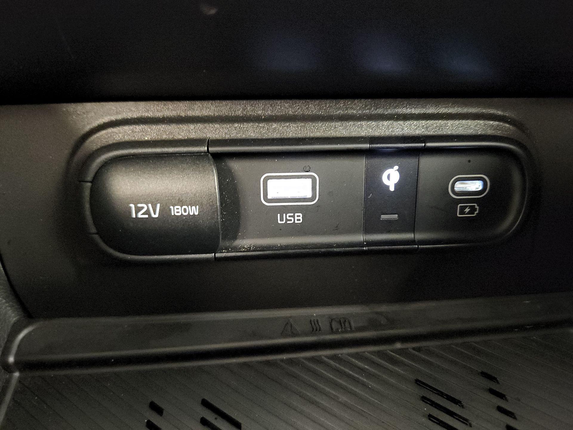 Thumbnail: 2023 Kia Sportage - 16