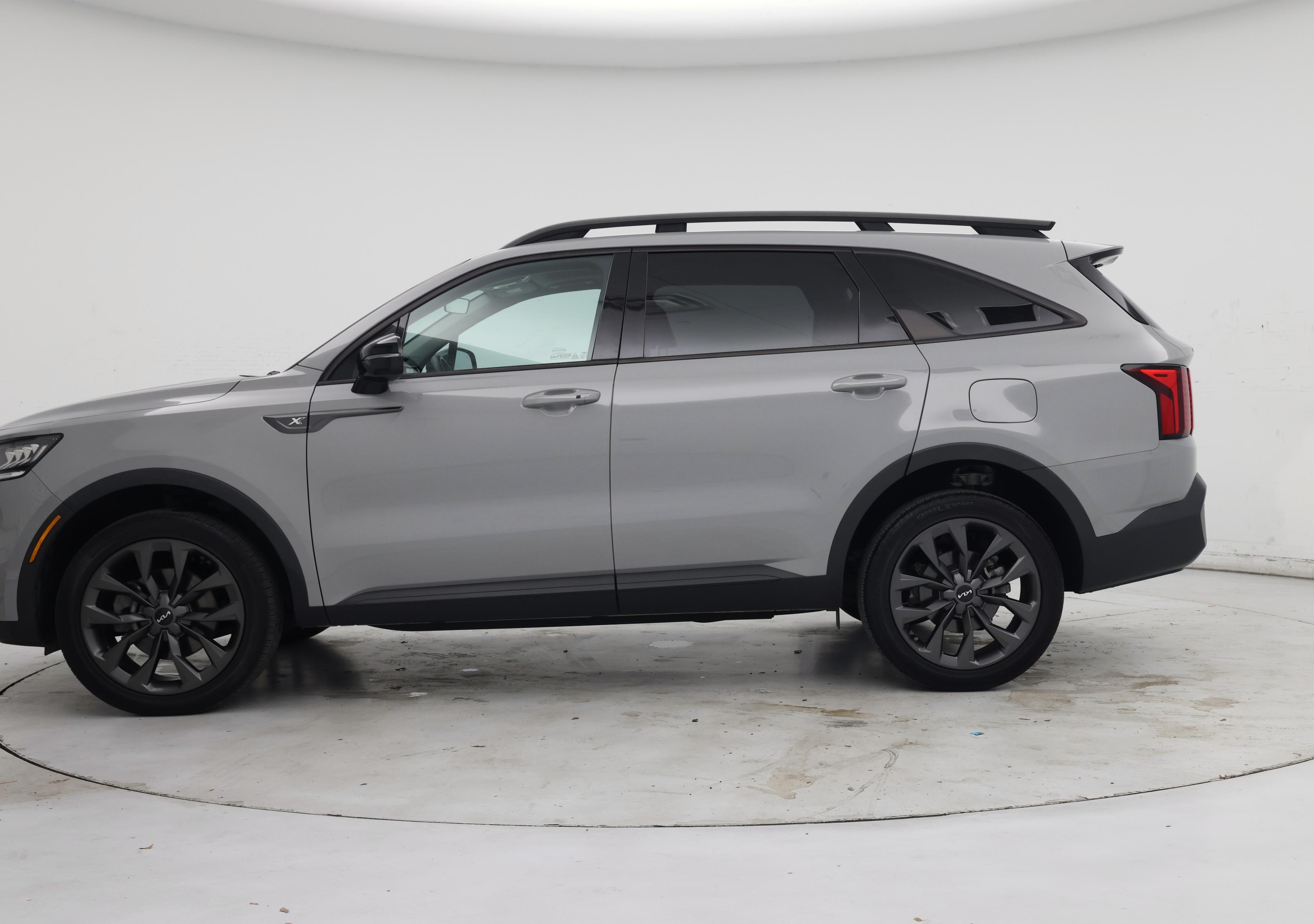 Thumbnail: 2022 Kia Sorento - 3