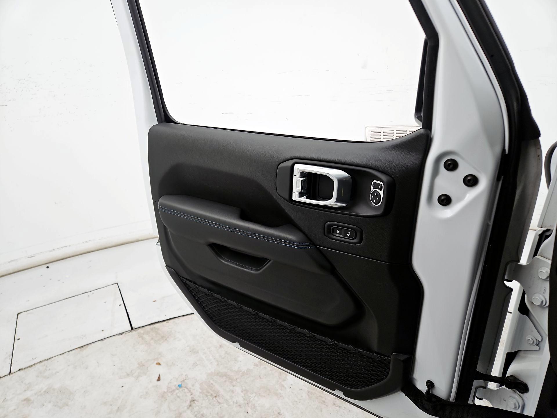 Thumbnail: 2021 Jeep Wrangler - 12