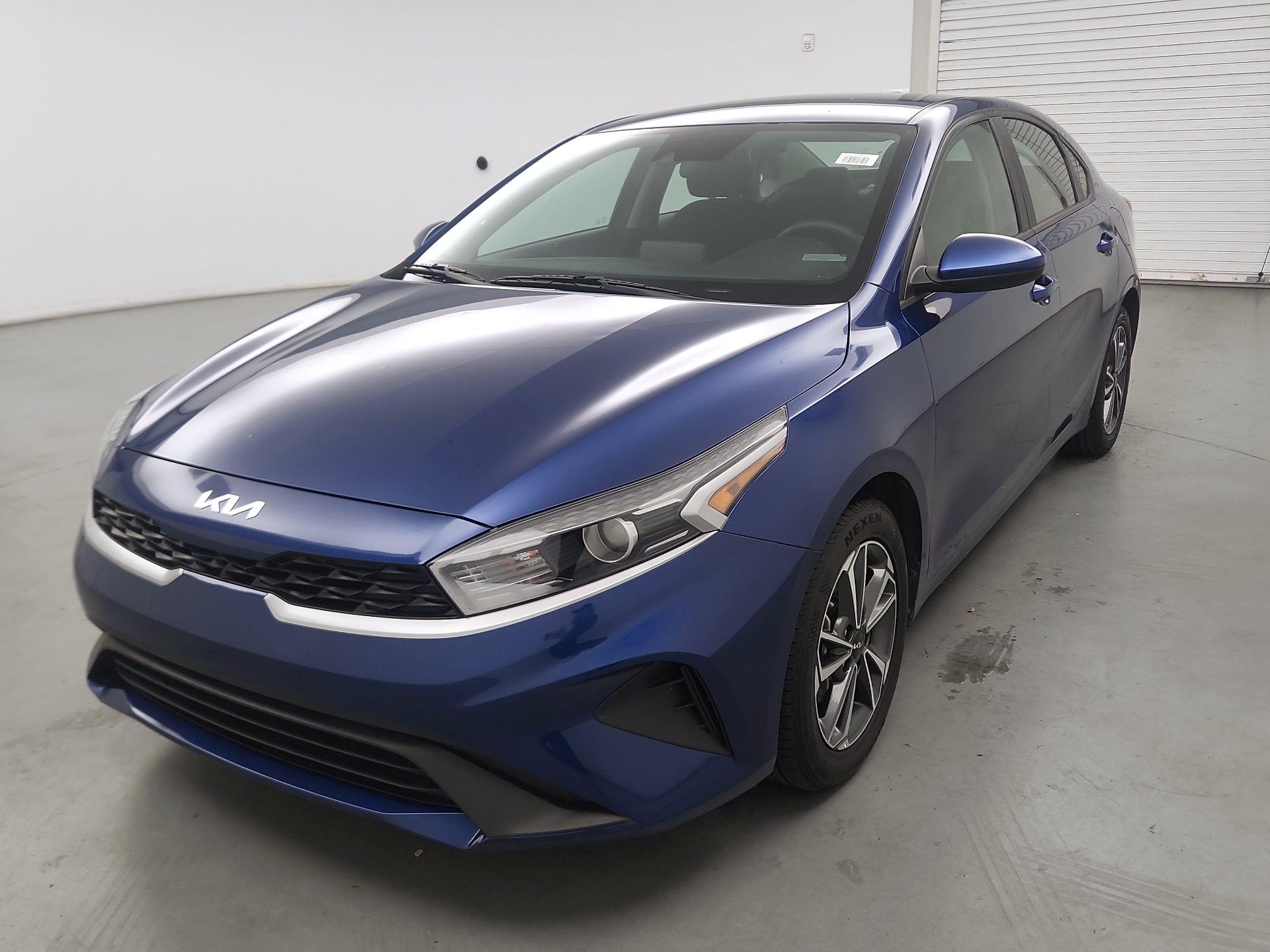 Thumbnail: 2023 Kia Forte - 3