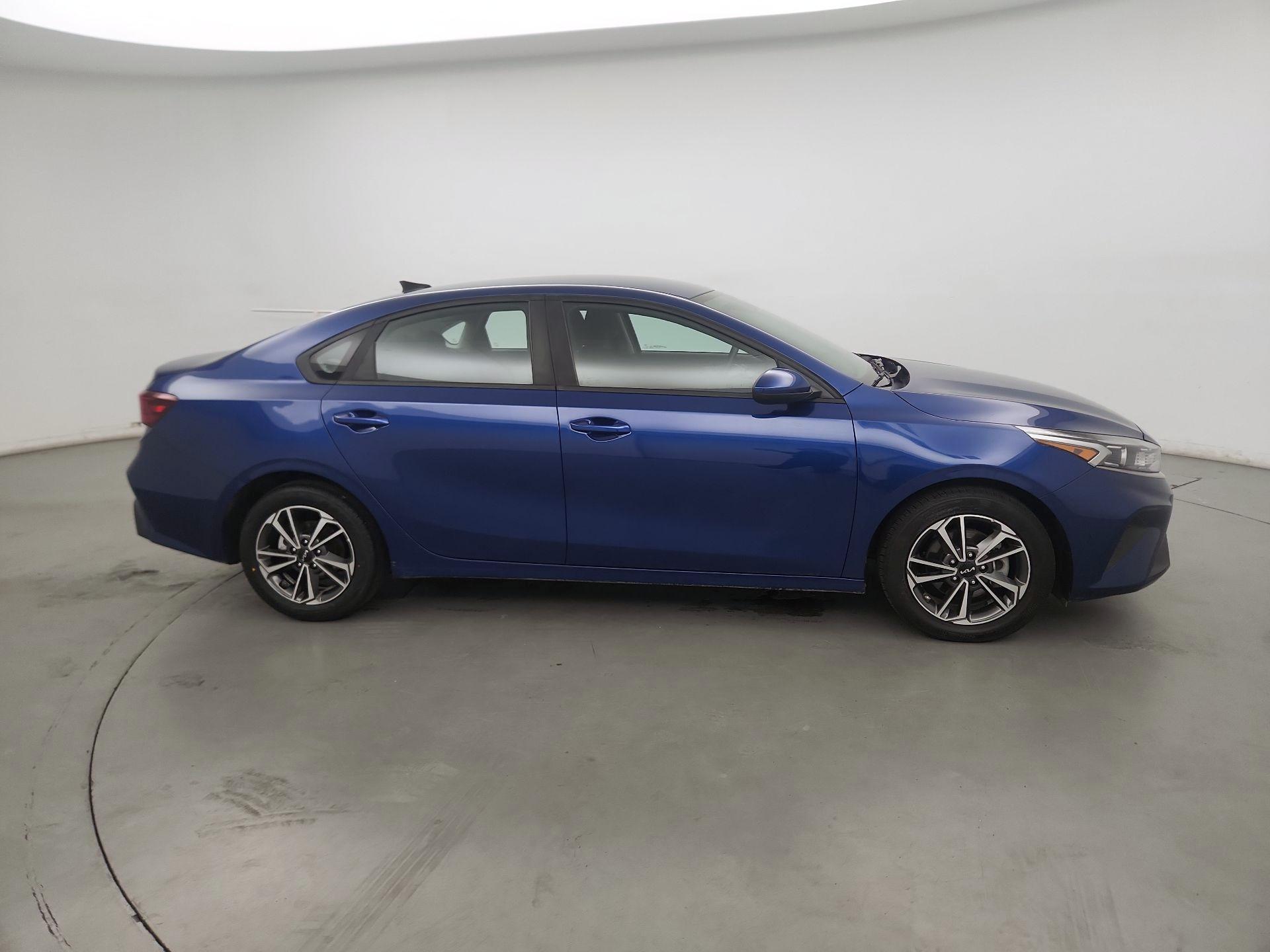 Thumbnail: 2023 Kia Forte - 4