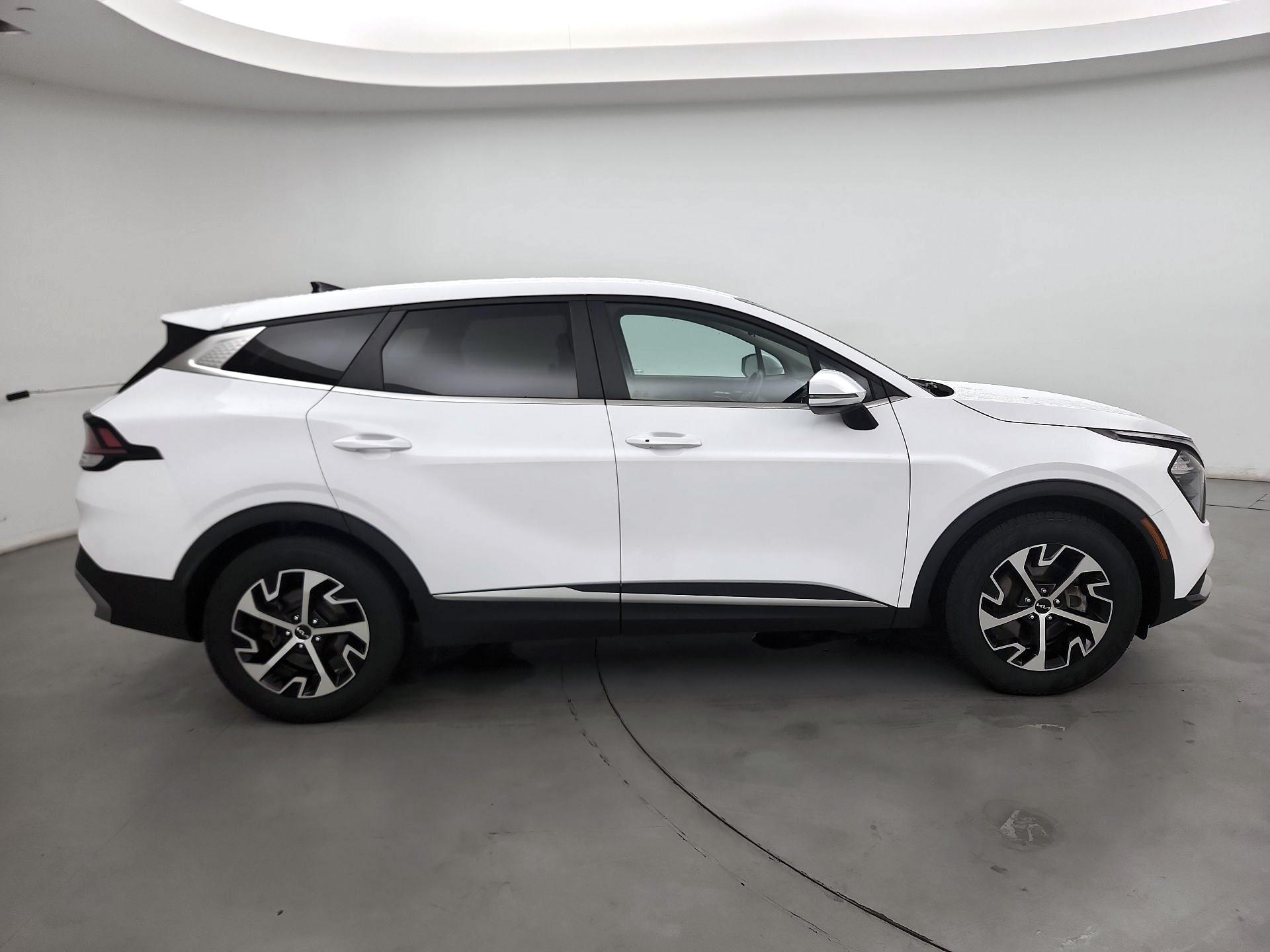 Thumbnail: 2023 Kia Sportage - 4