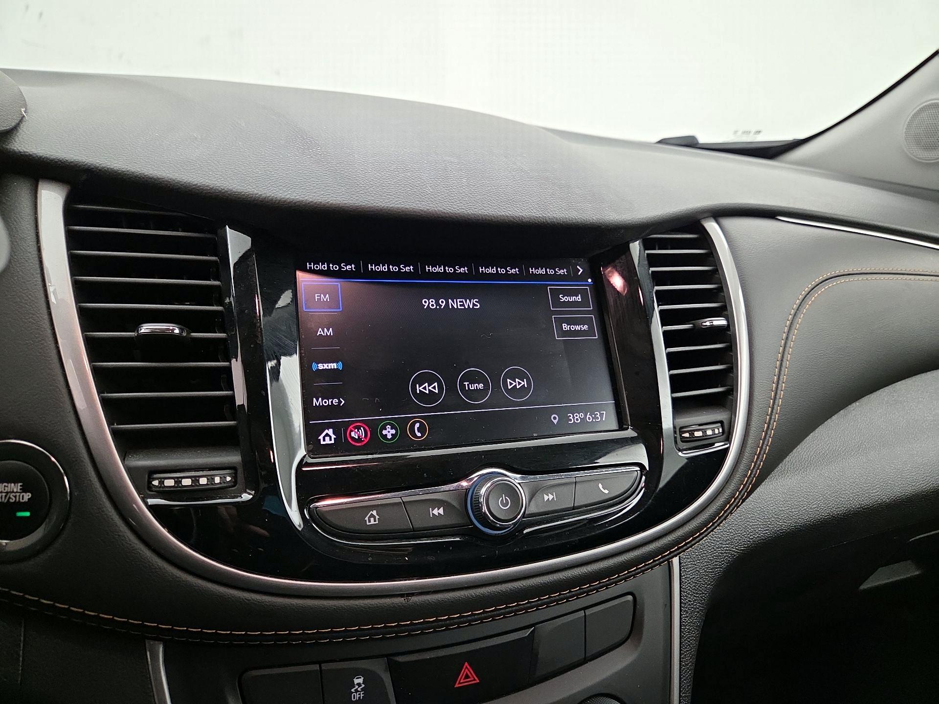 Thumbnail: 2021 Chevrolet Trax - 15