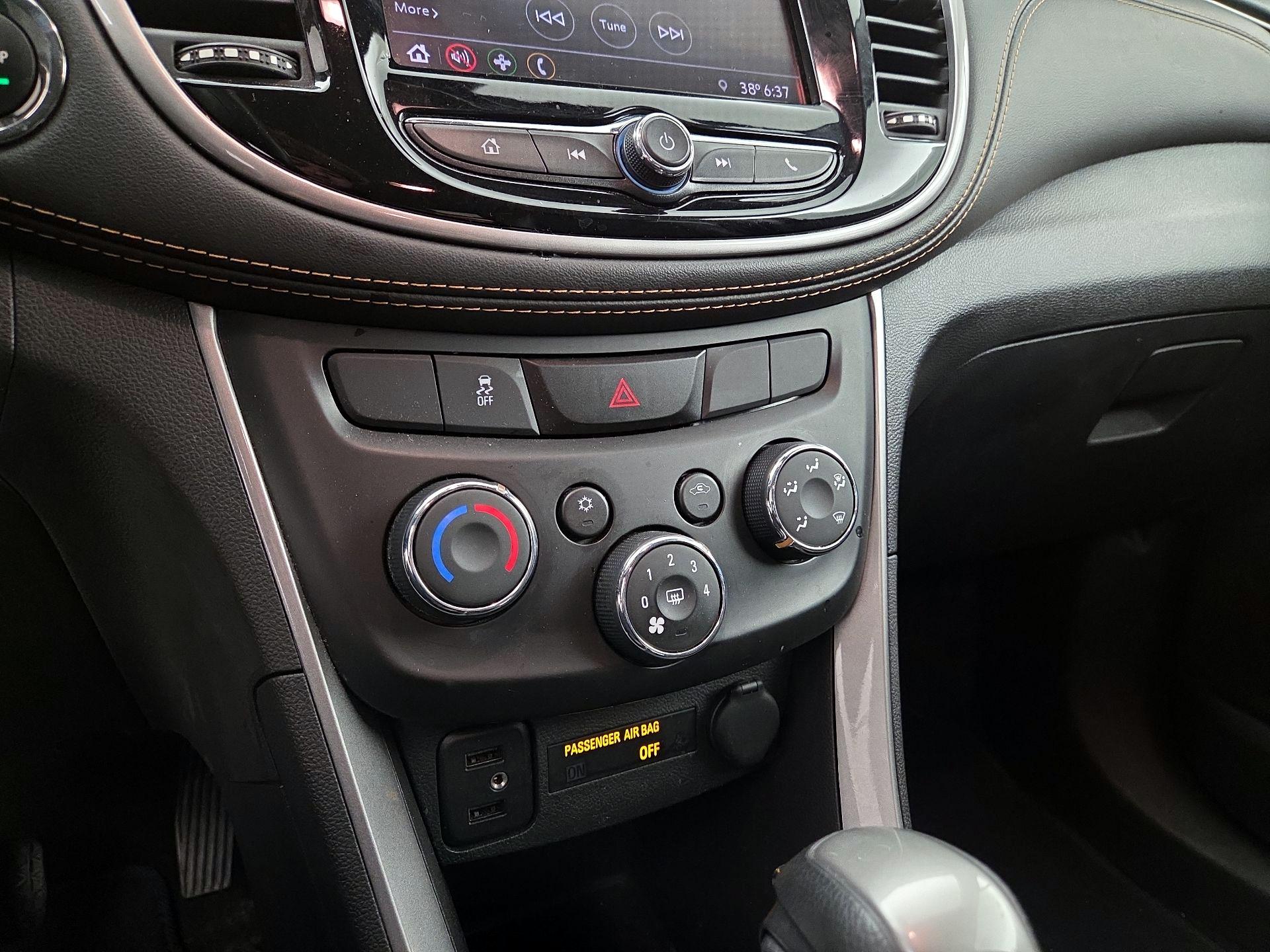 Thumbnail: 2021 Chevrolet Trax - 16