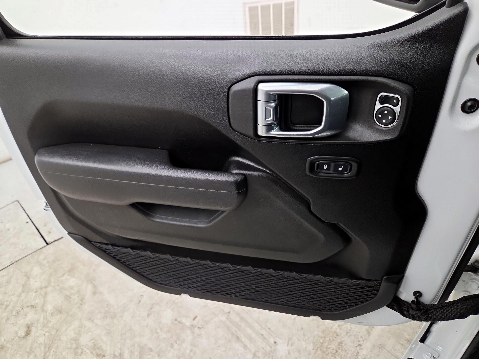 Thumbnail: 2022 Jeep Wrangler - 12