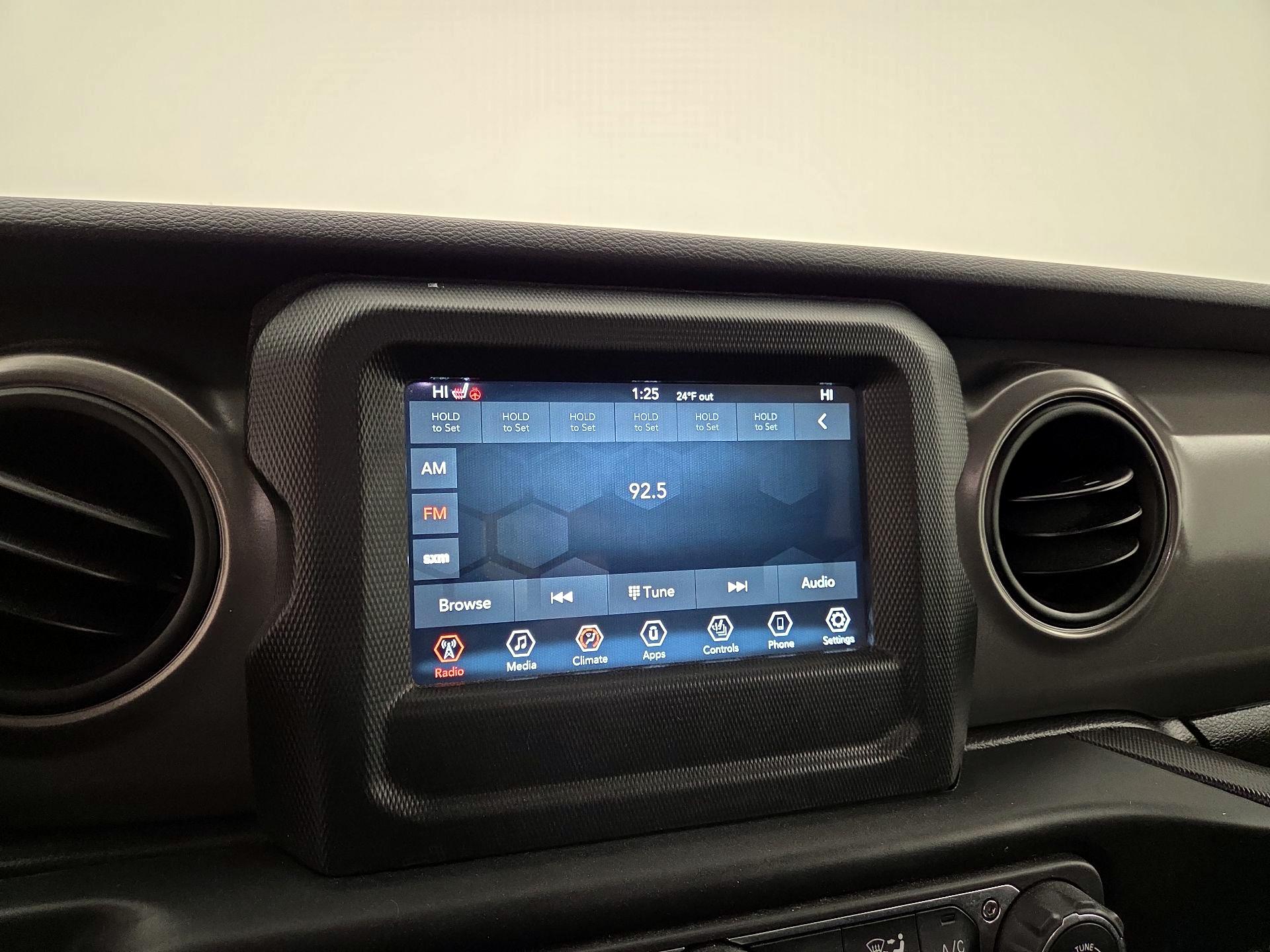 Thumbnail: 2022 Jeep Wrangler - 15