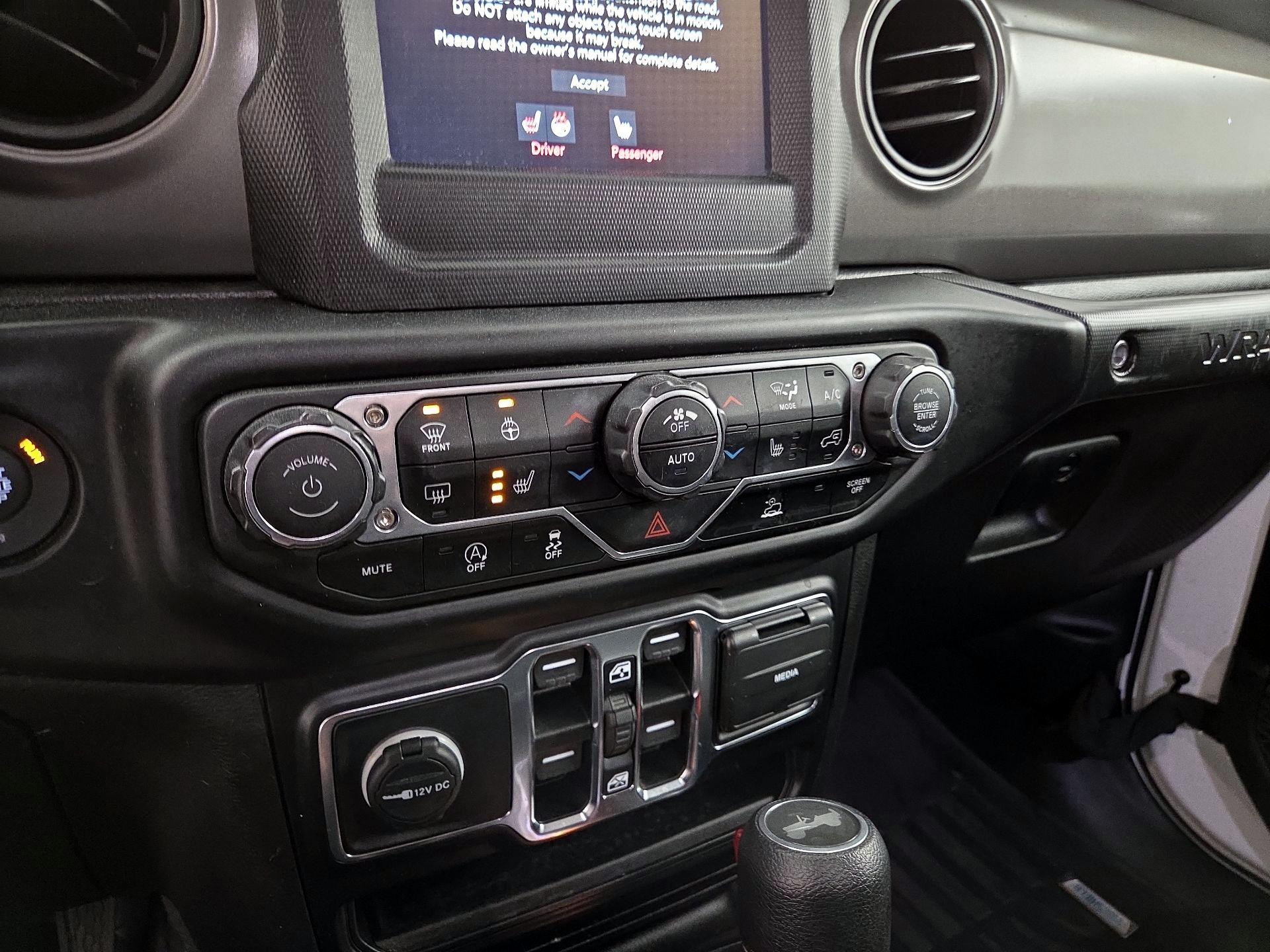 Thumbnail: 2022 Jeep Wrangler - 16