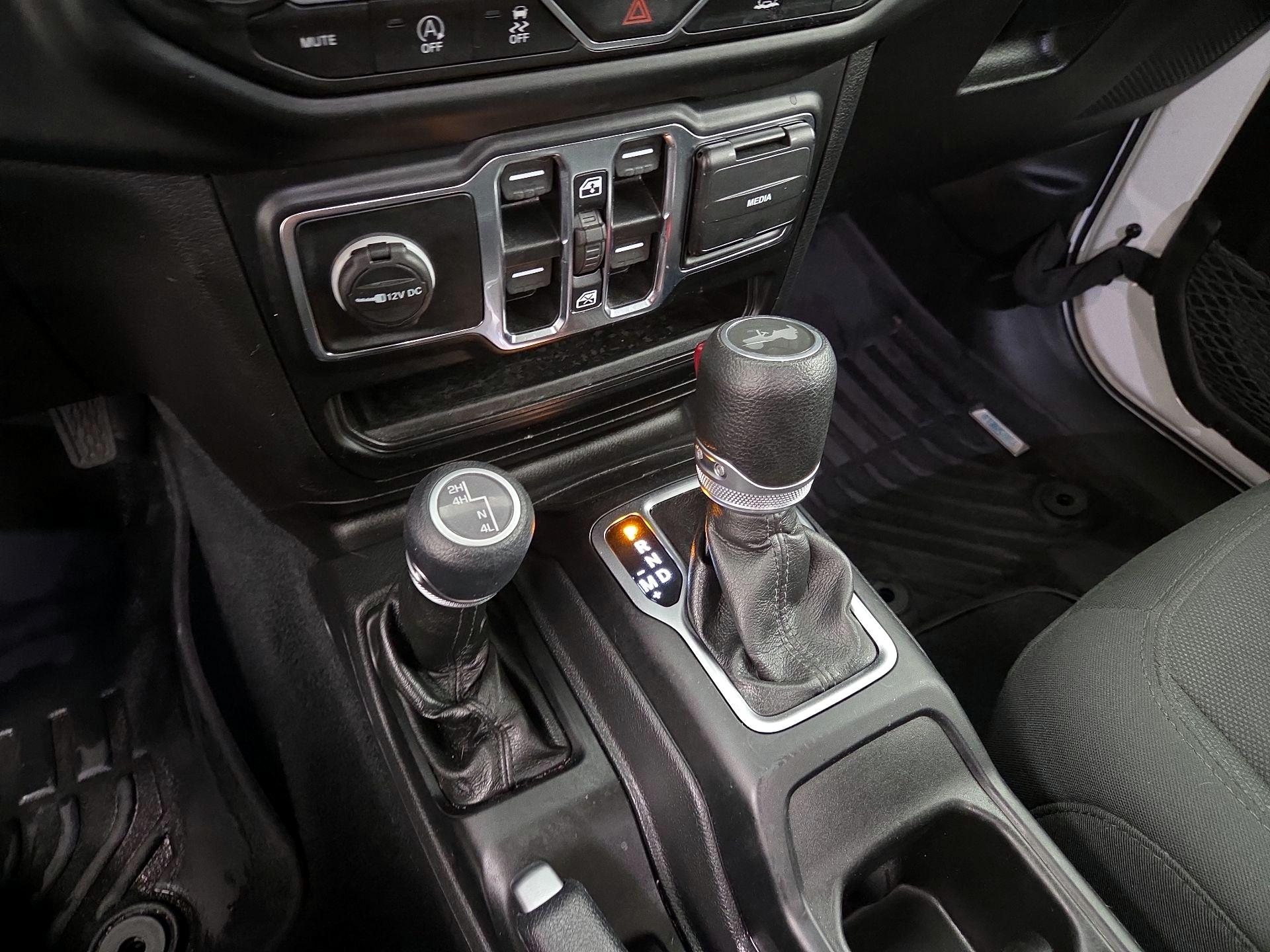 Thumbnail: 2022 Jeep Wrangler - 17