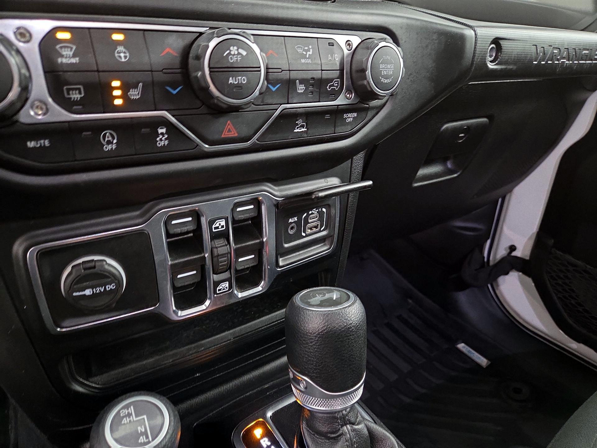 Thumbnail: 2022 Jeep Wrangler - 18