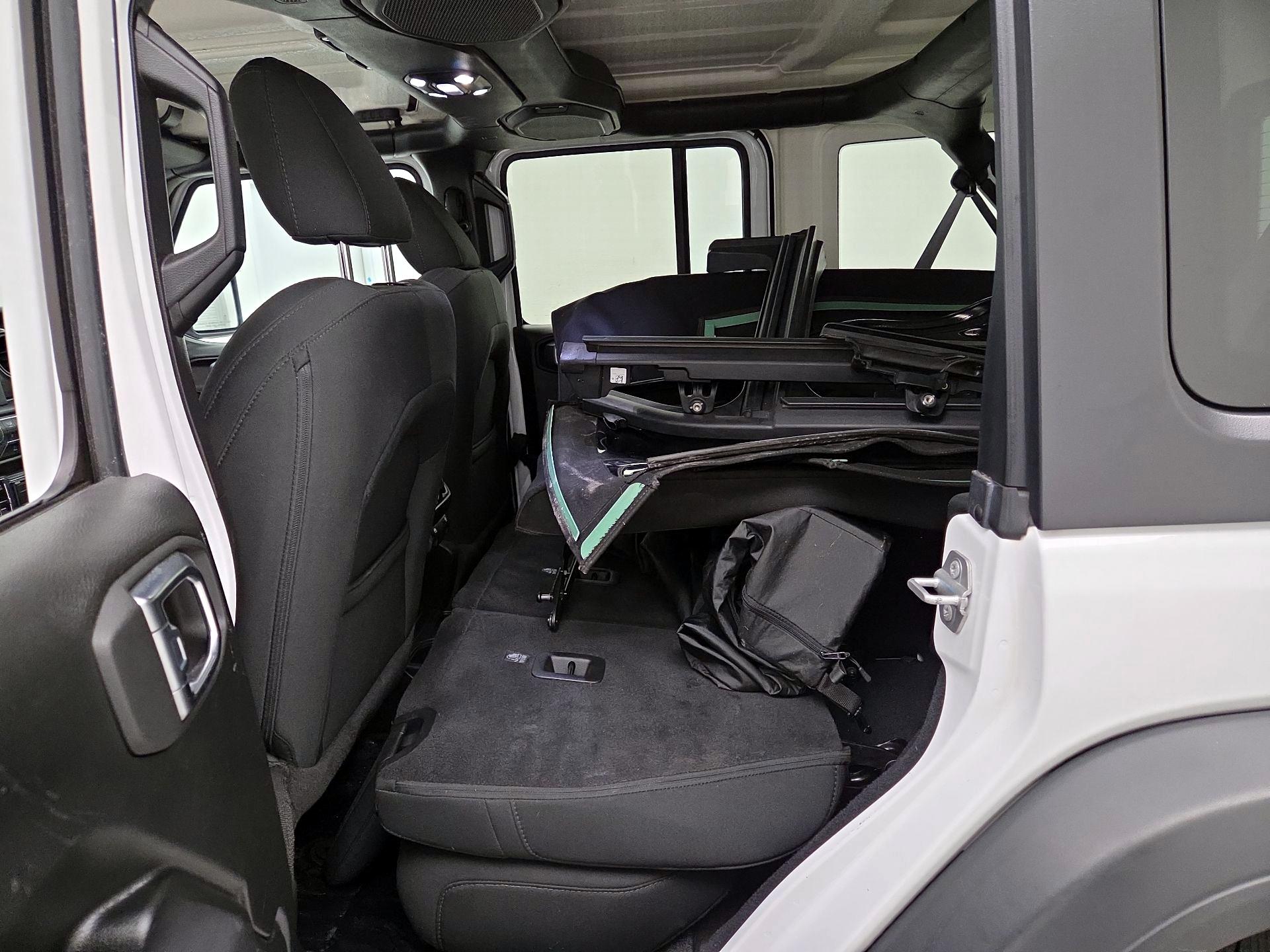 Thumbnail: 2022 Jeep Wrangler - 19