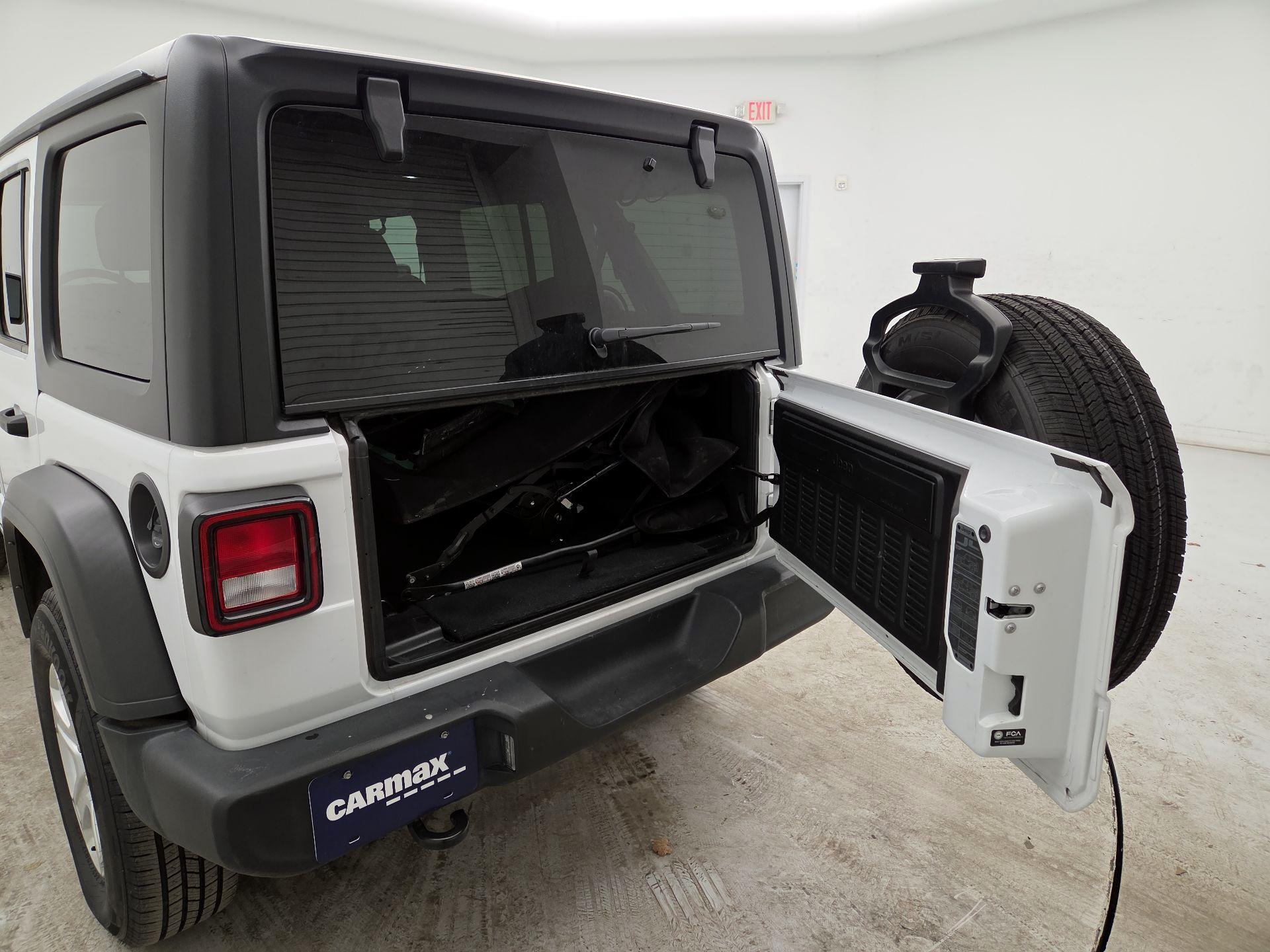 Thumbnail: 2022 Jeep Wrangler - 20