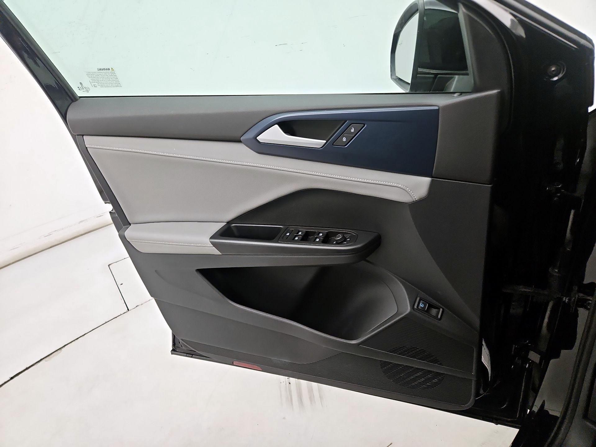 Thumbnail: 2024 Volkswagen Taos - 12