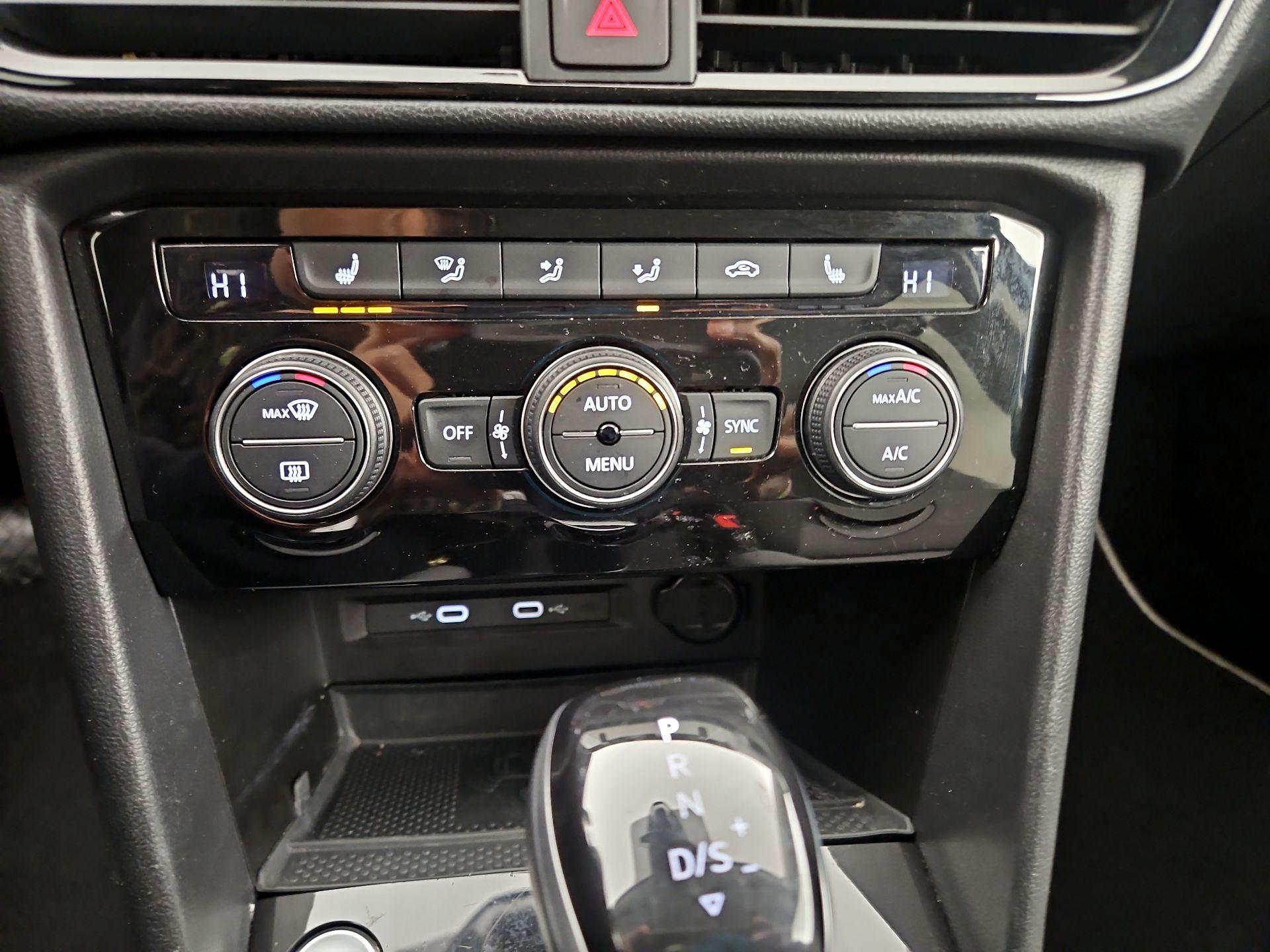 Thumbnail: 2024 Volkswagen Taos - 16