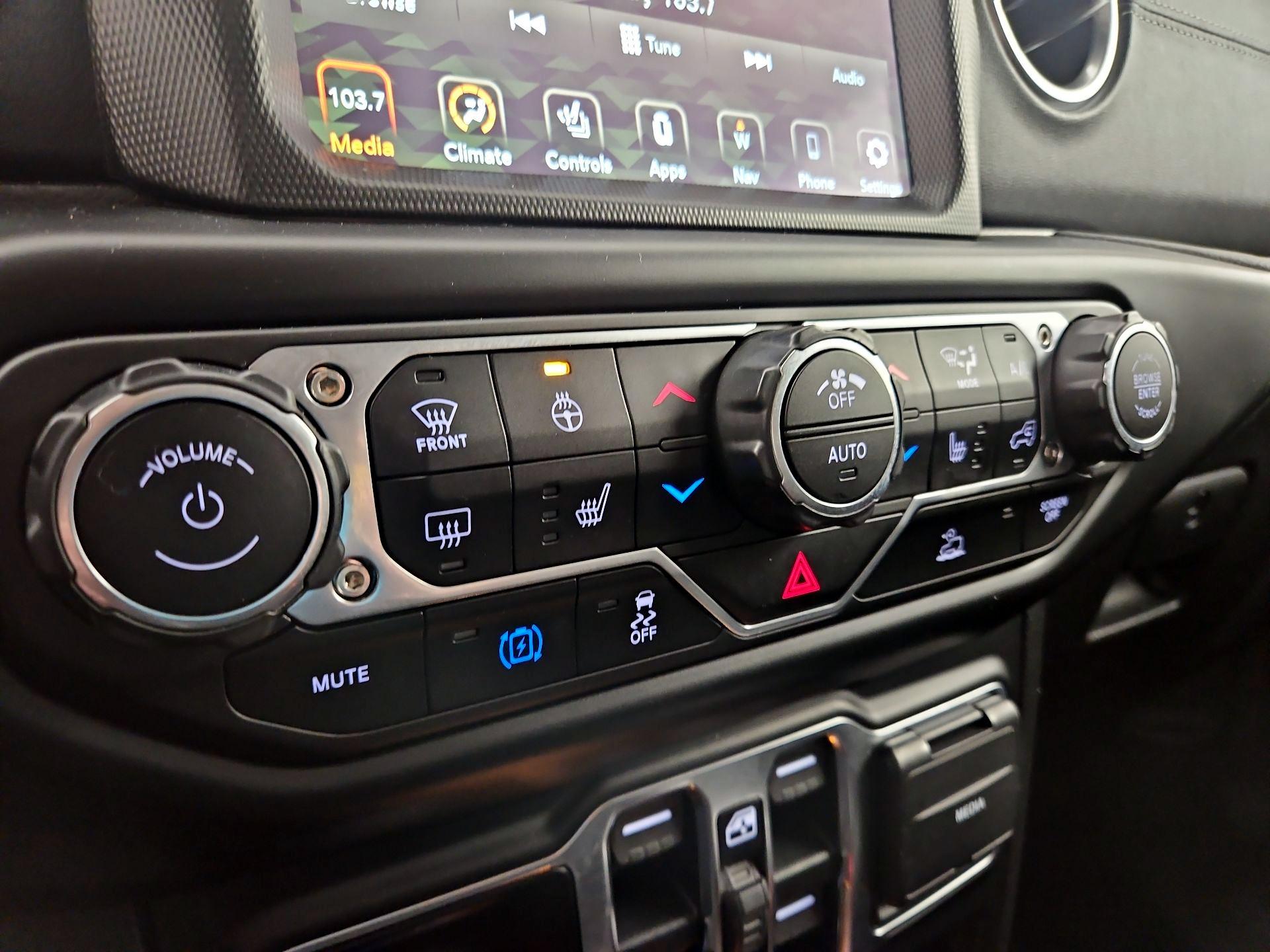 Thumbnail: 2021 Jeep Wrangler - 17