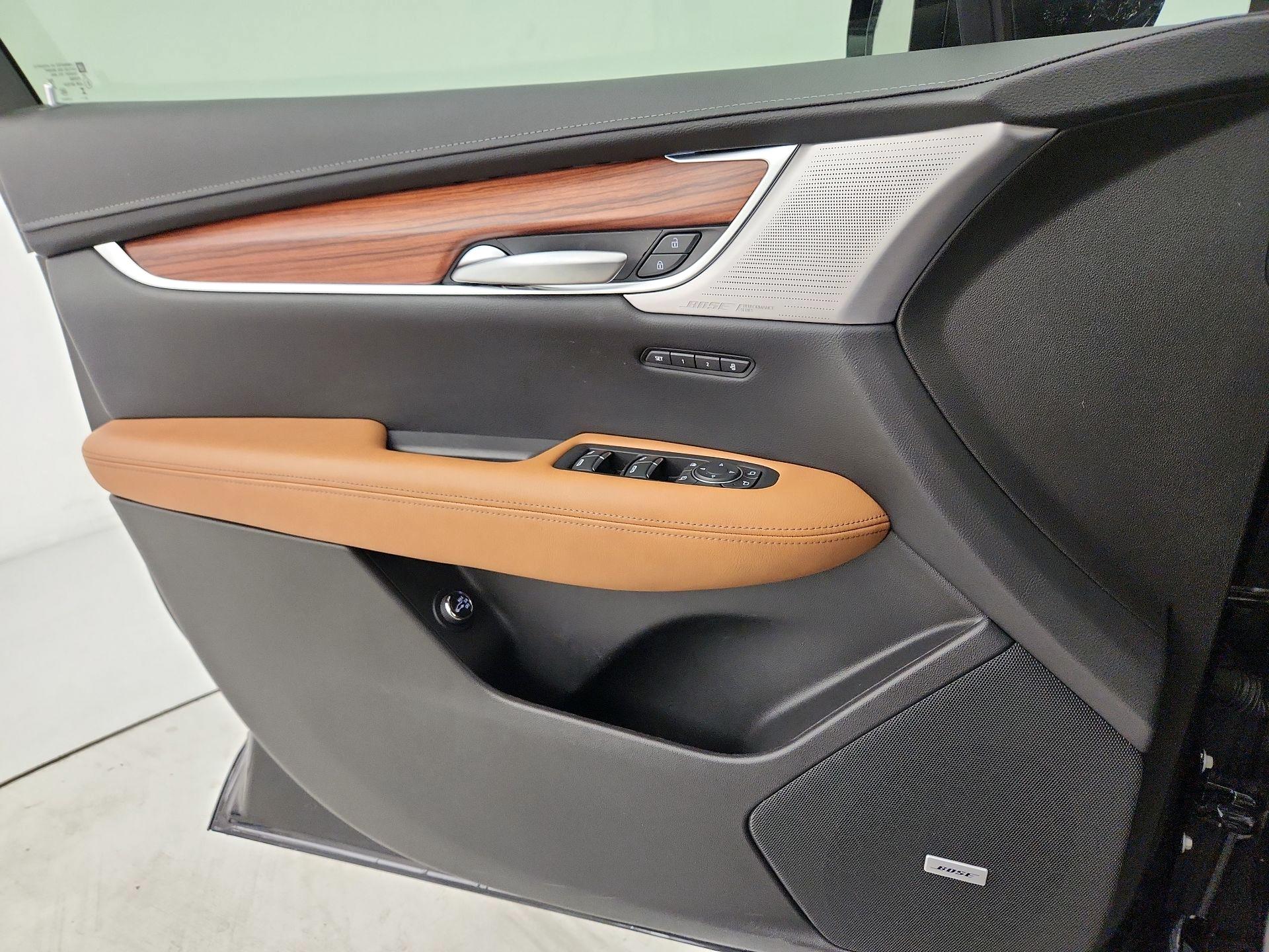 Thumbnail: 2024 Cadillac XT5 - 12