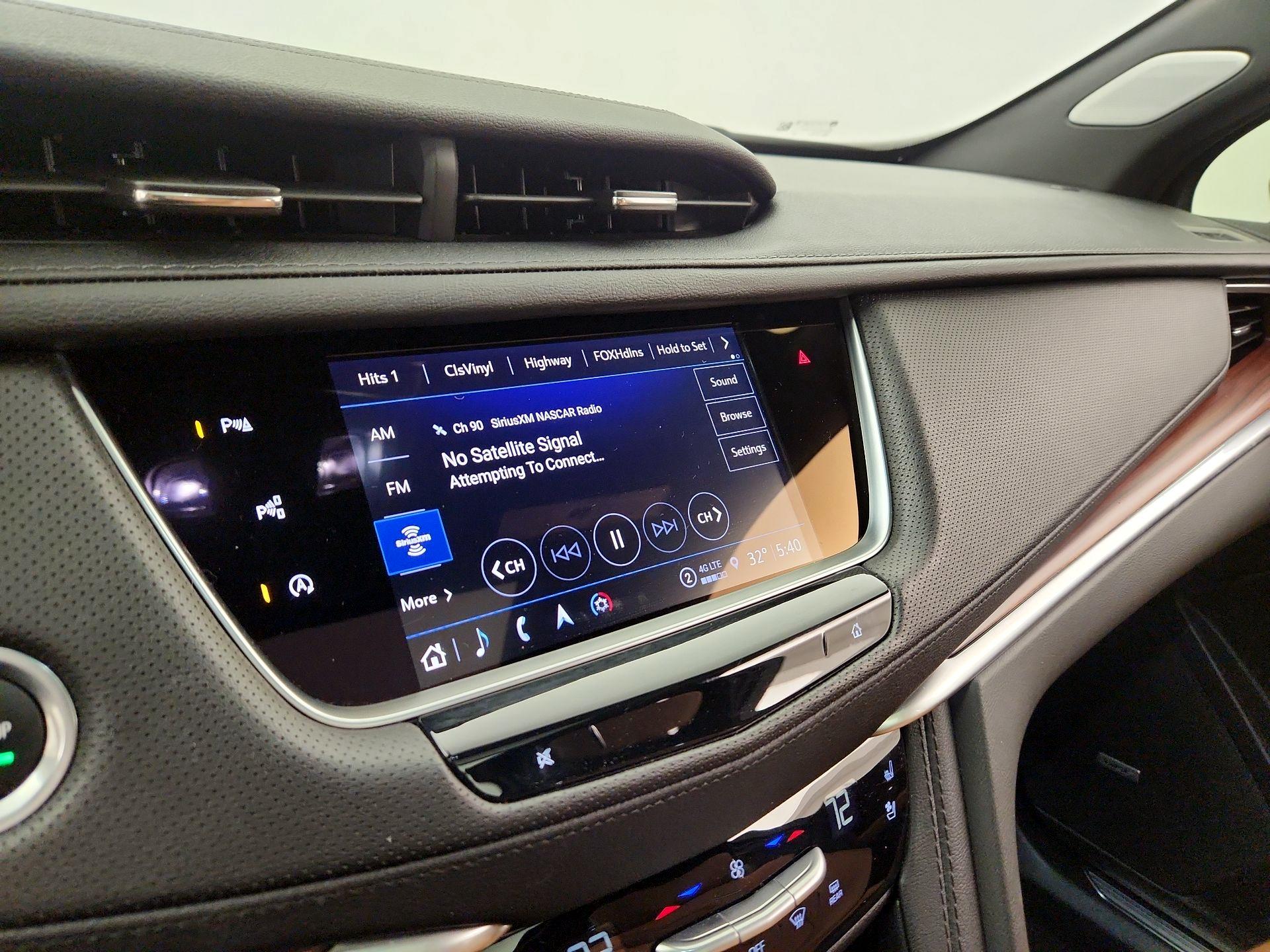 Thumbnail: 2024 Cadillac XT5 - 16