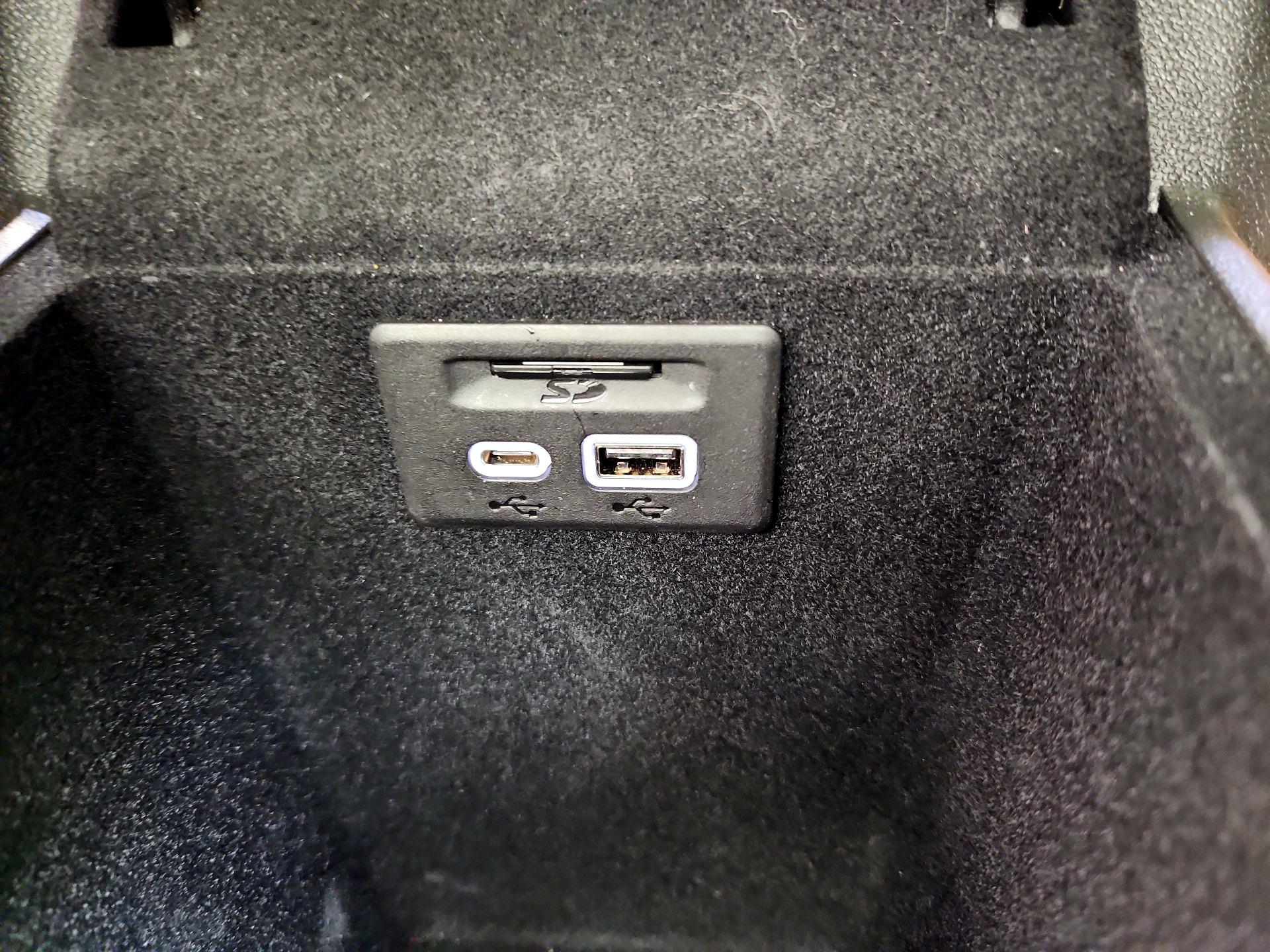 Thumbnail: 2024 Cadillac XT5 - 19