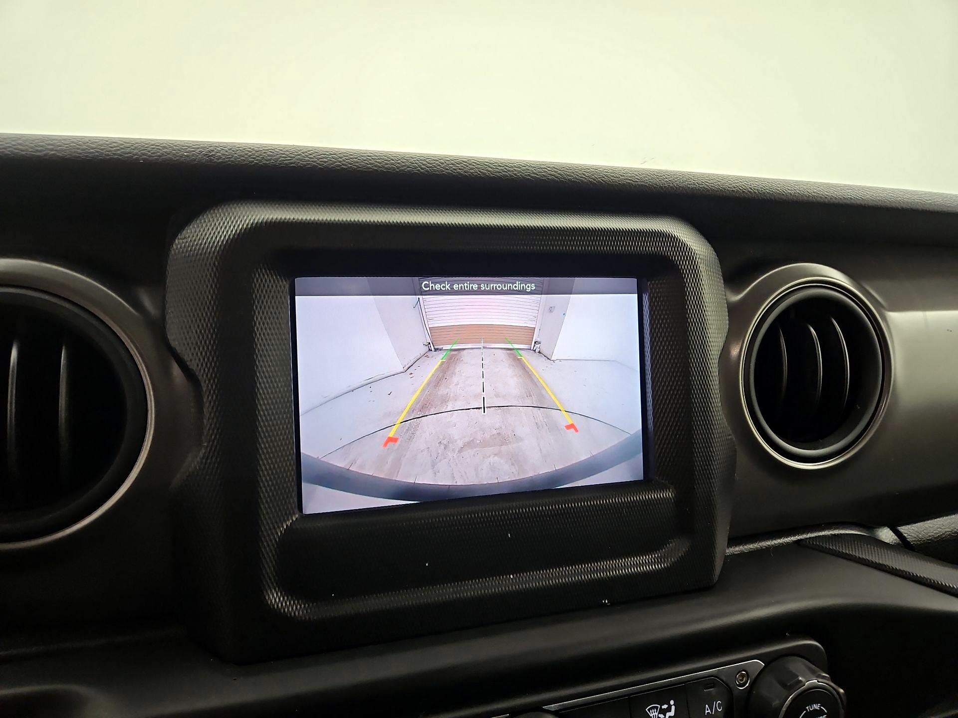 Thumbnail: 2022 Jeep Wrangler - 14