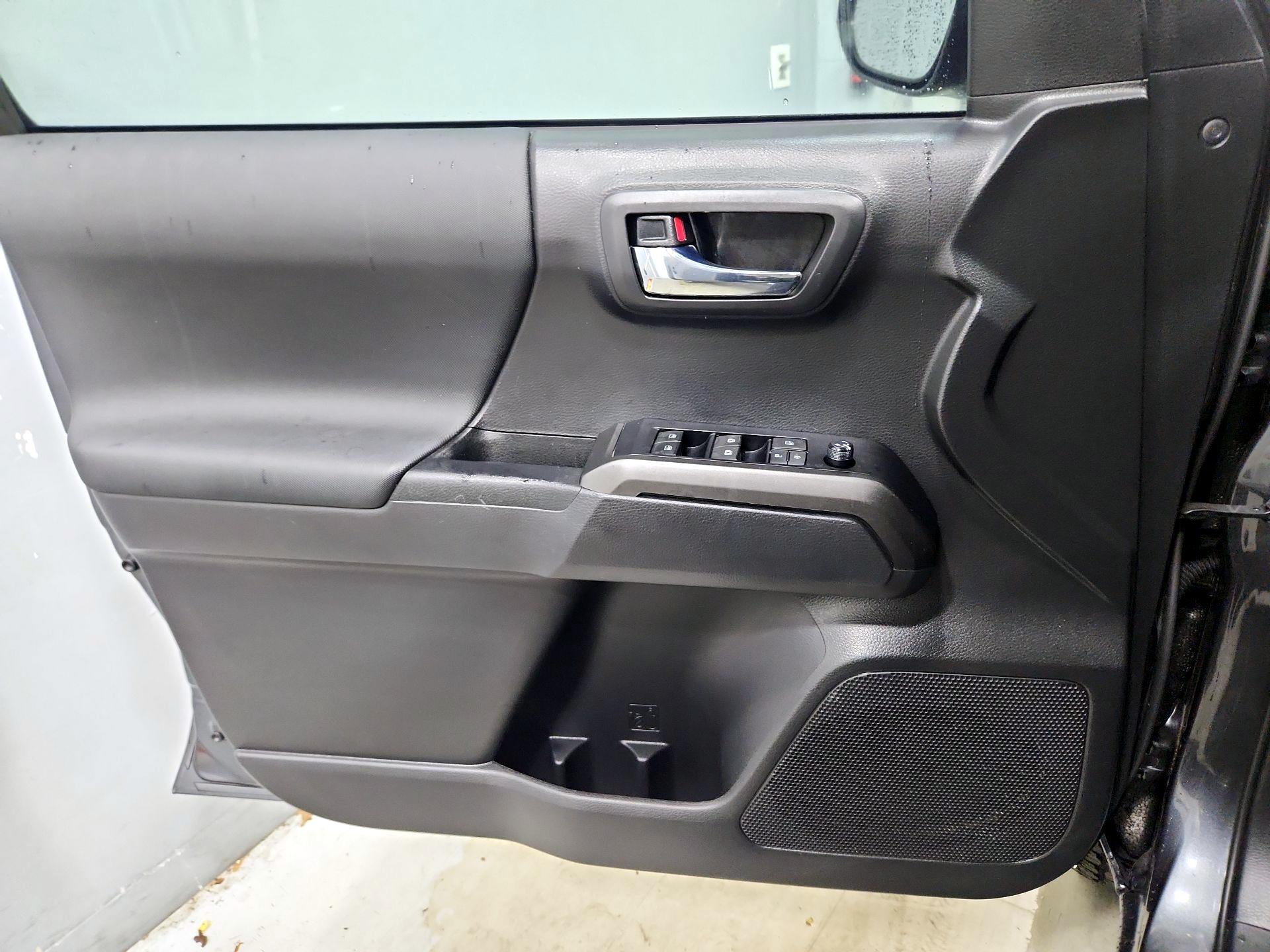 Thumbnail: 2022 Toyota Tacoma - 12