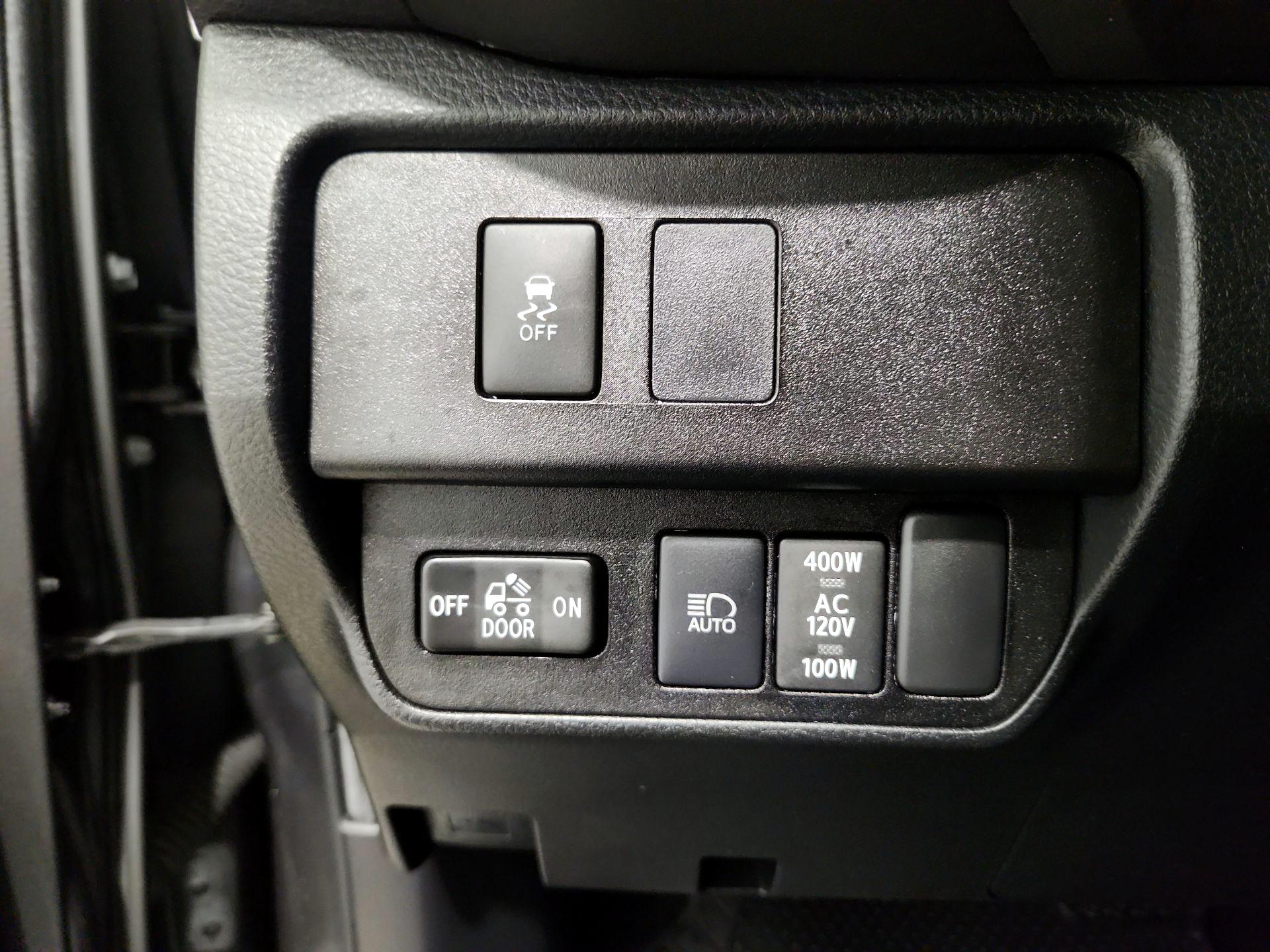 Thumbnail: 2022 Toyota Tacoma - 13