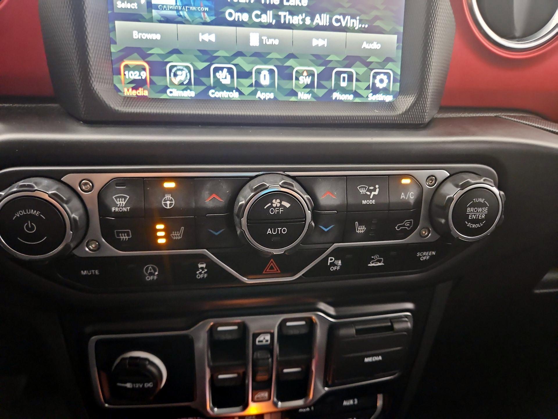 Thumbnail: 2022 Jeep Wrangler - 17