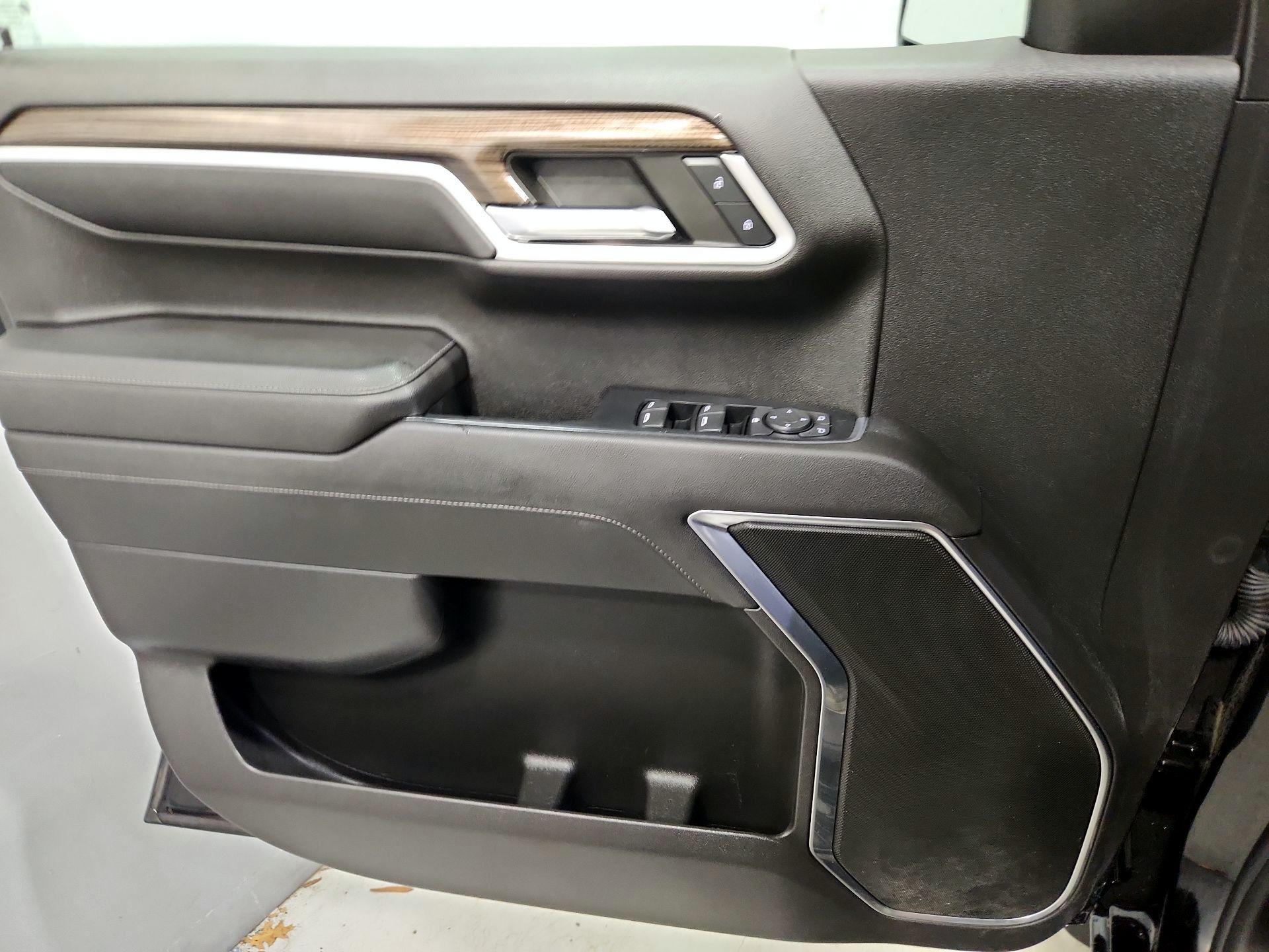 Thumbnail: 2022 Chevrolet Silverado 1500 - 12