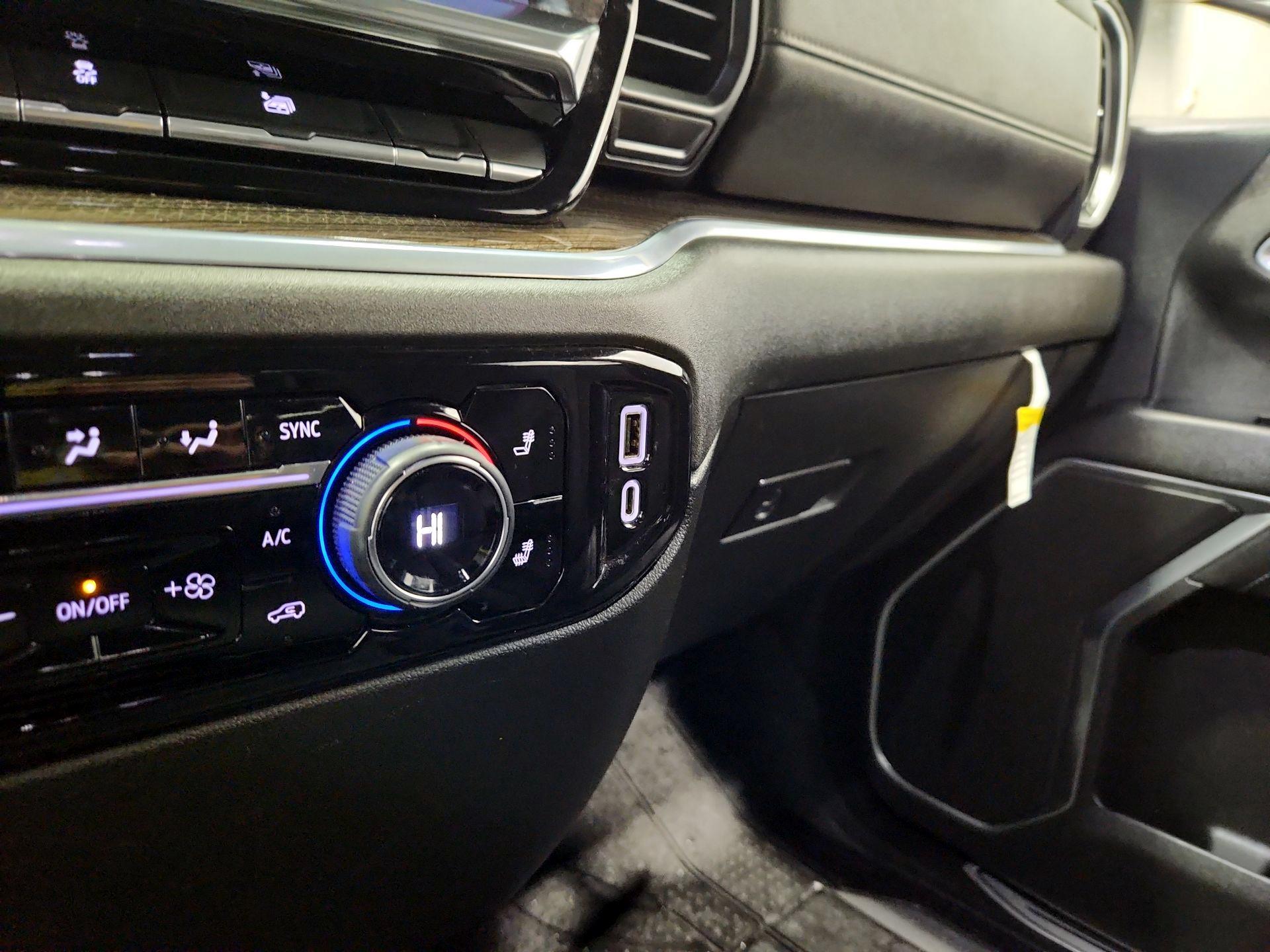 Thumbnail: 2022 Chevrolet Silverado 1500 - 19