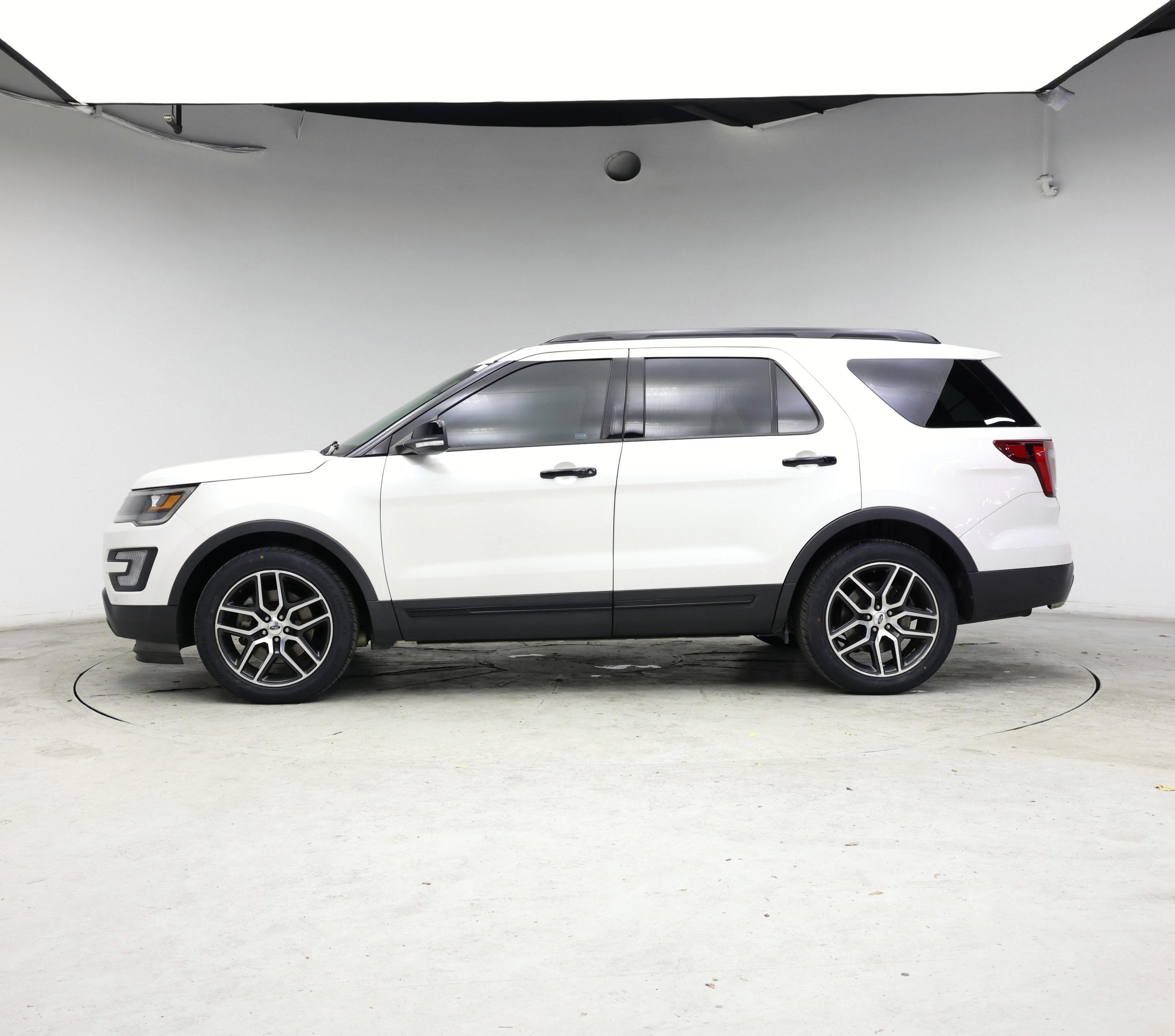 Thumbnail: 2017 Ford Explorer - 3