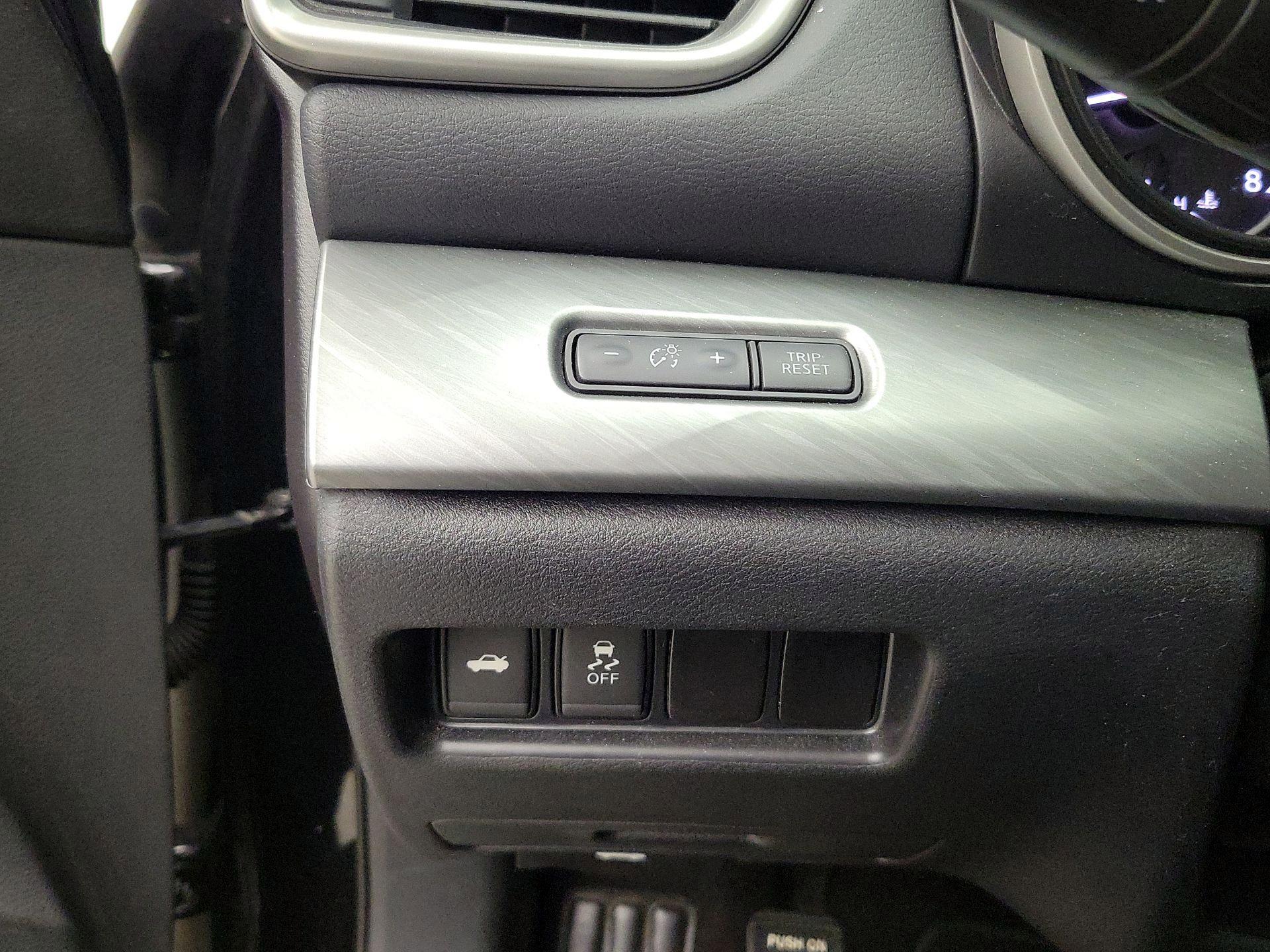 Thumbnail: 2017 Nissan Maxima - 13