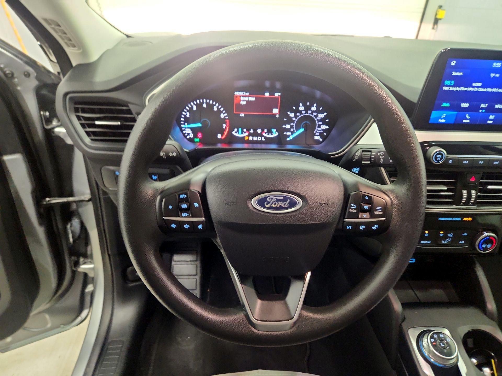 Thumbnail: 2022 Ford Escape - 10