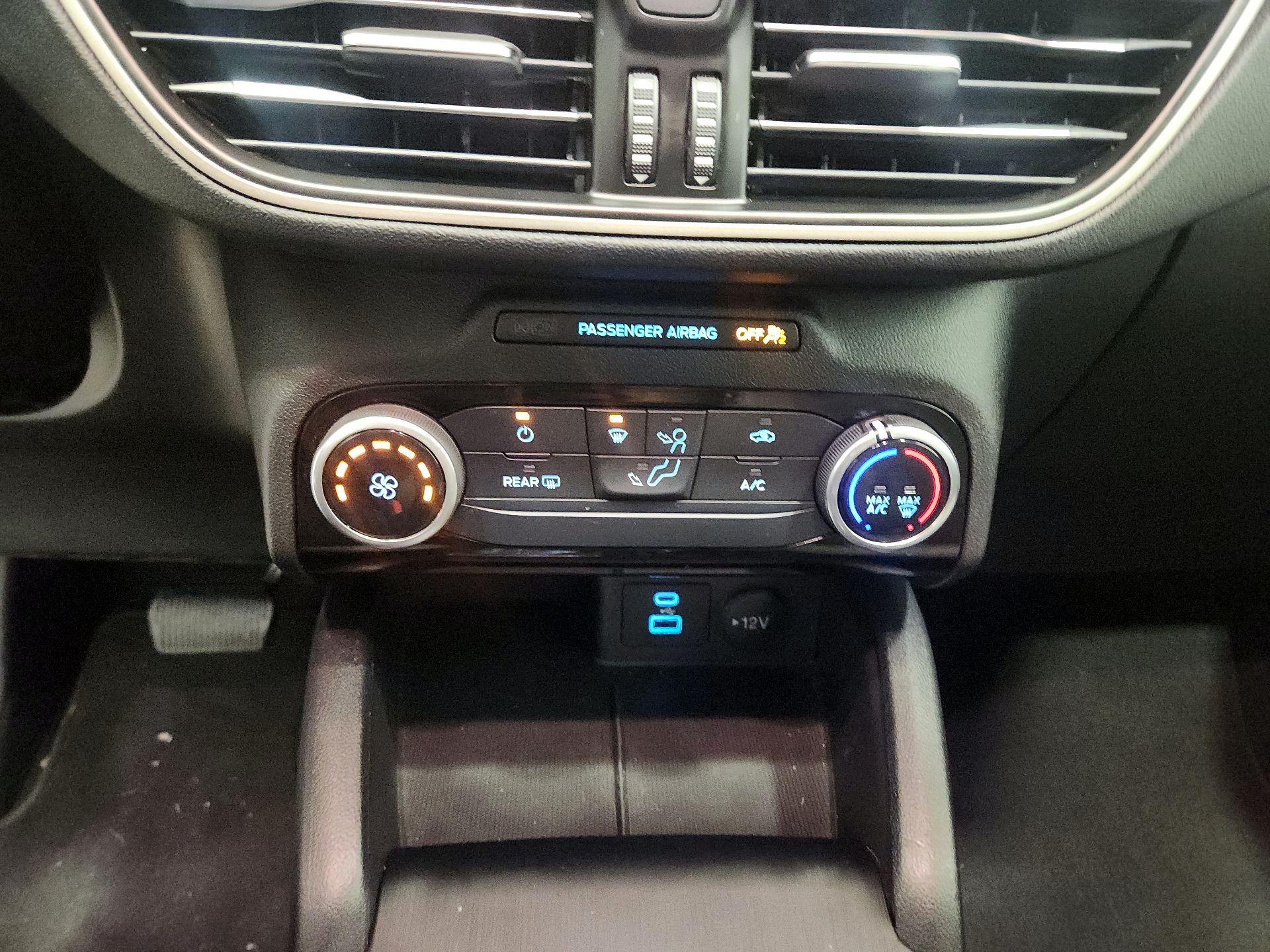 Thumbnail: 2022 Ford Escape - 16