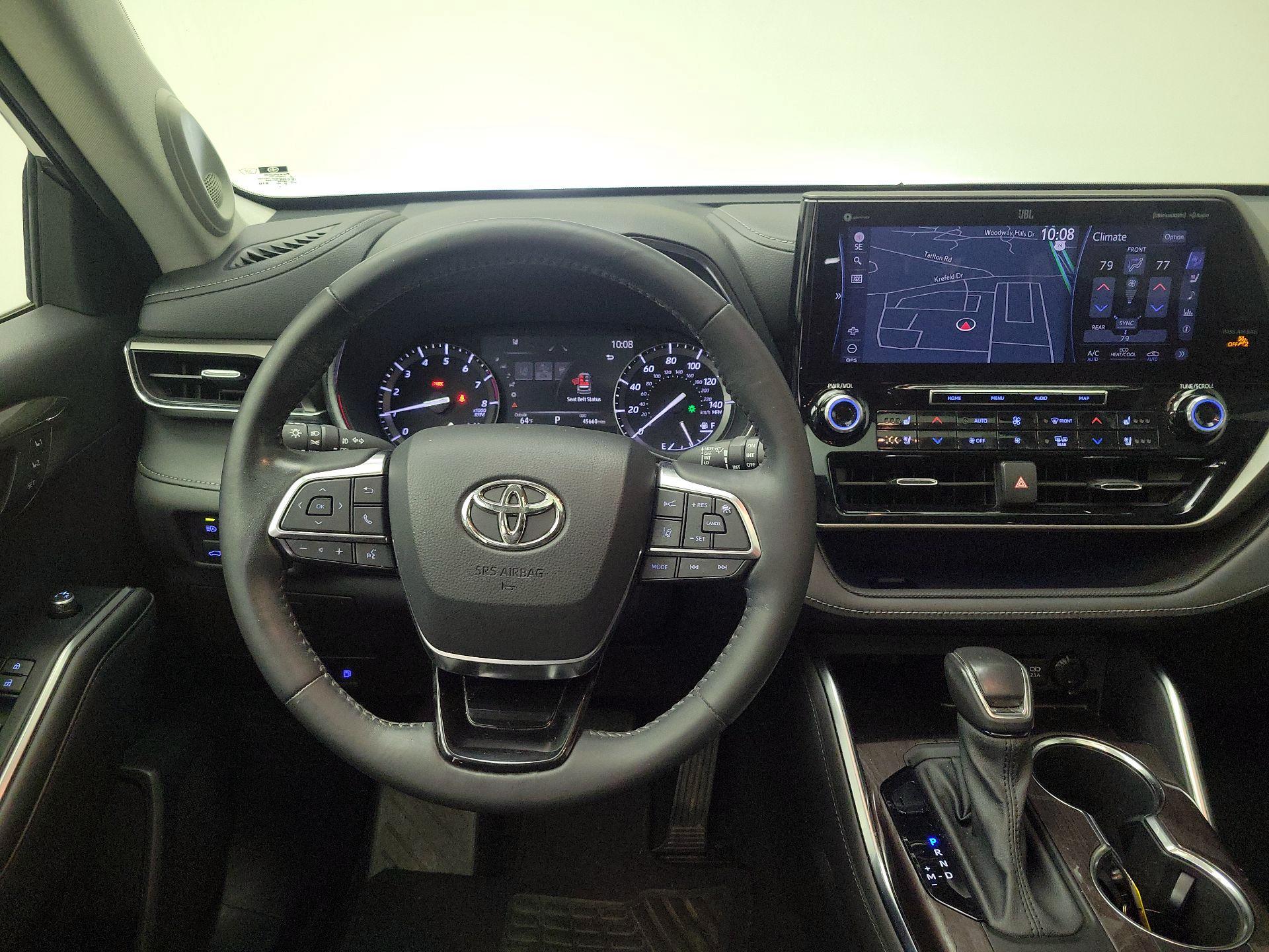 Thumbnail: 2021 Toyota Highlander - 10