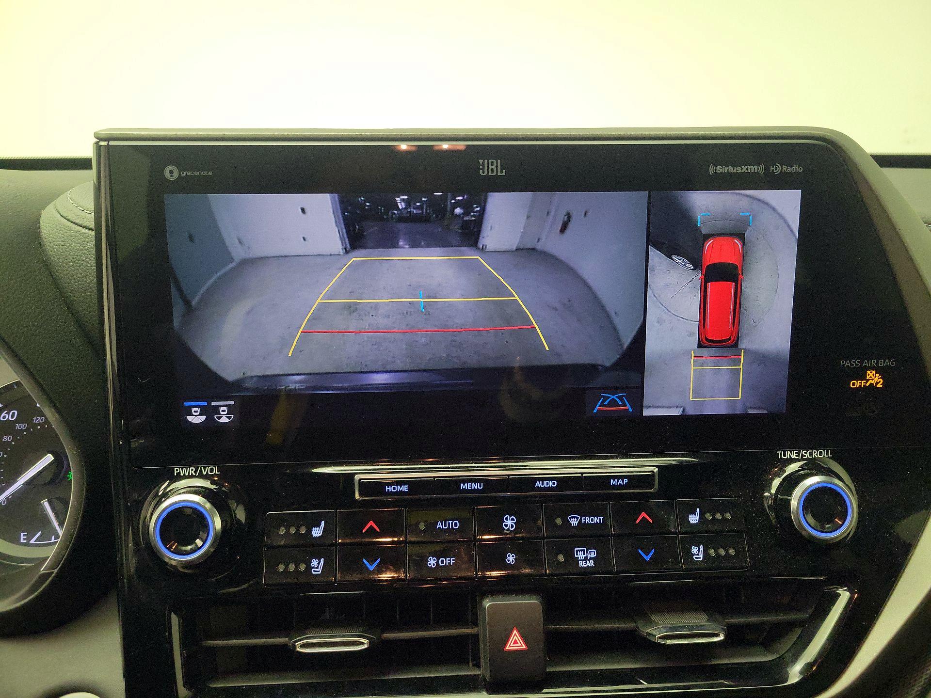 Thumbnail: 2021 Toyota Highlander - 15