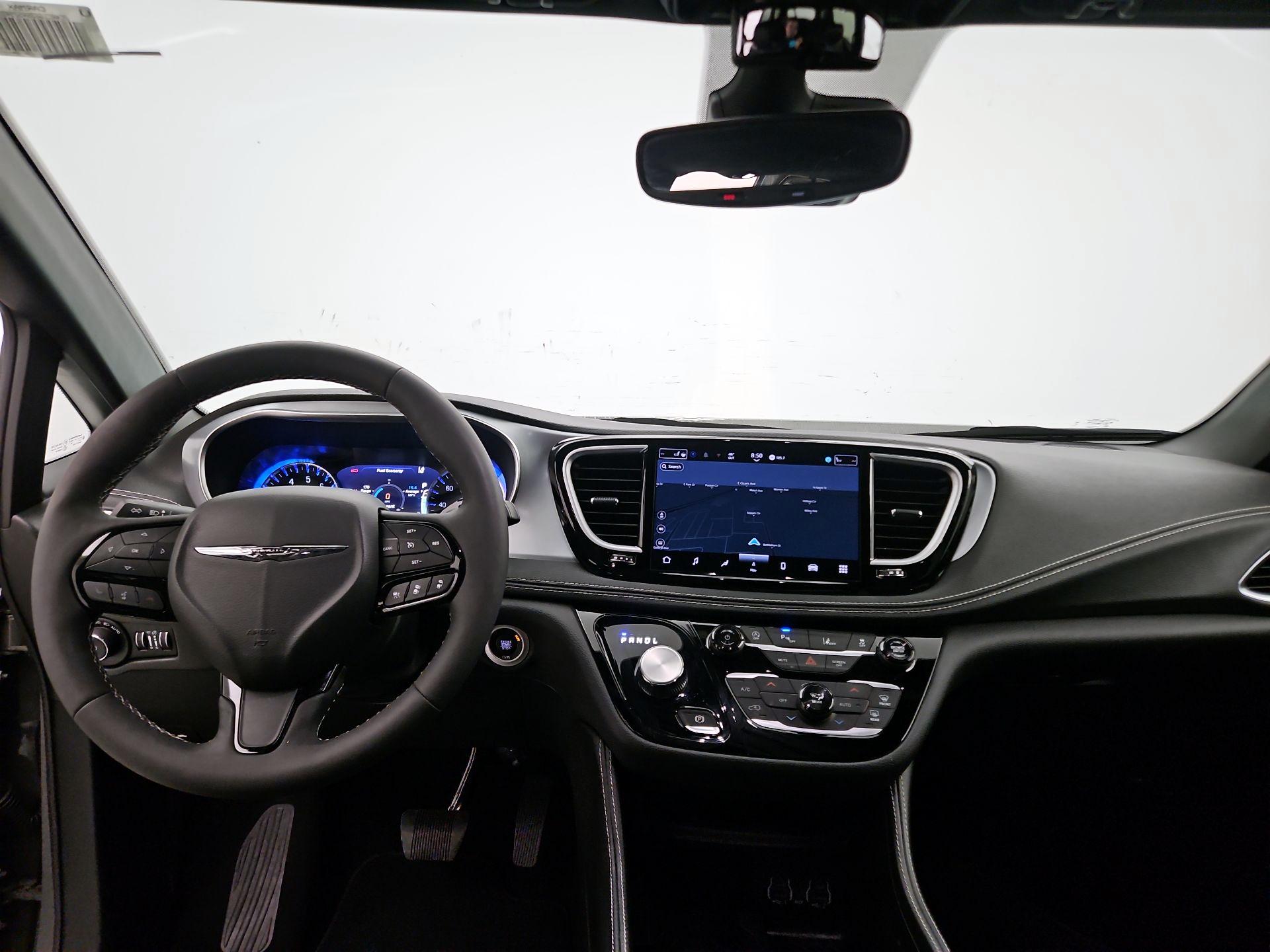 Thumbnail: 2025 Chrysler Pacifica - 9