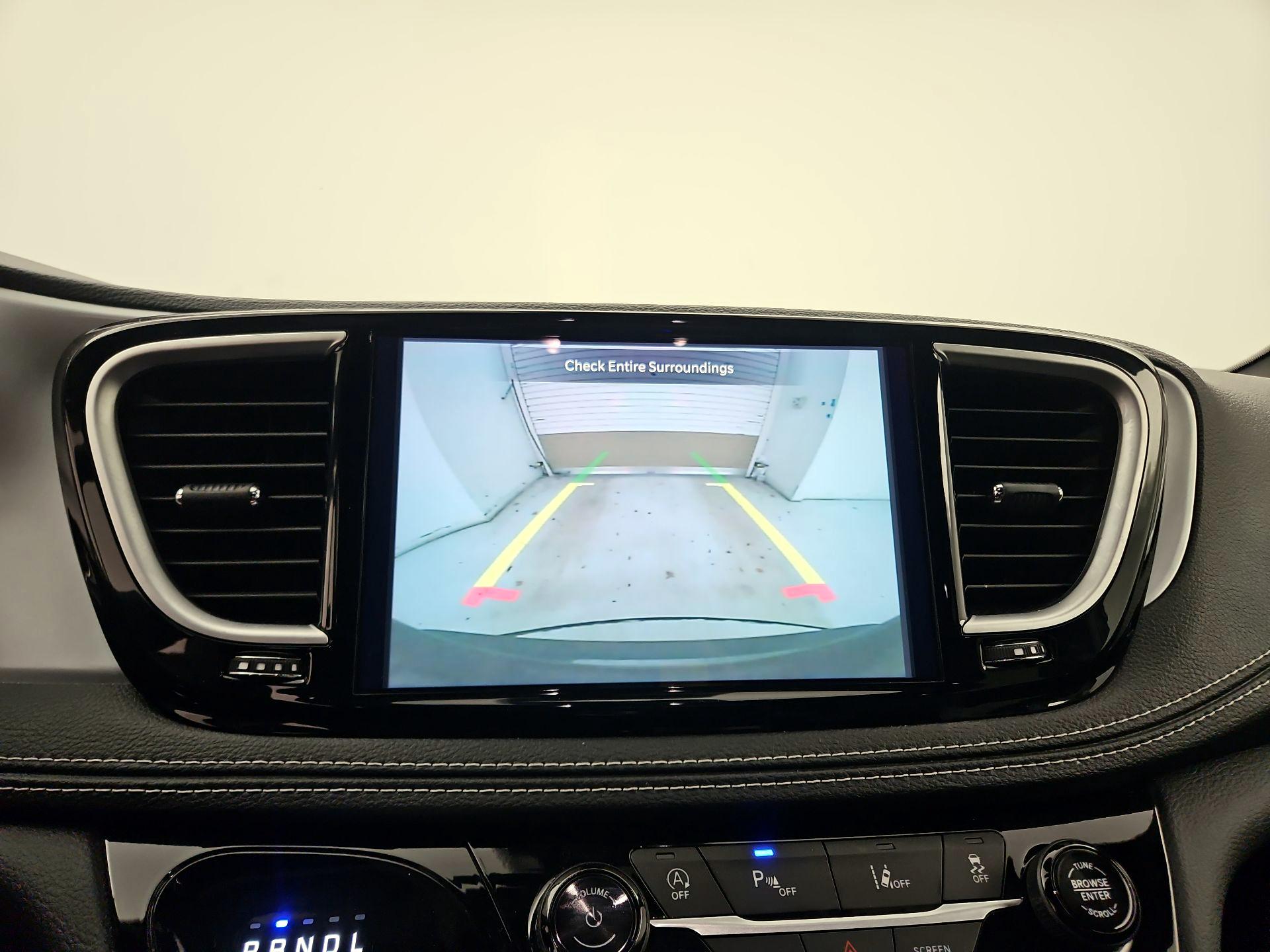 Thumbnail: 2025 Chrysler Pacifica - 15