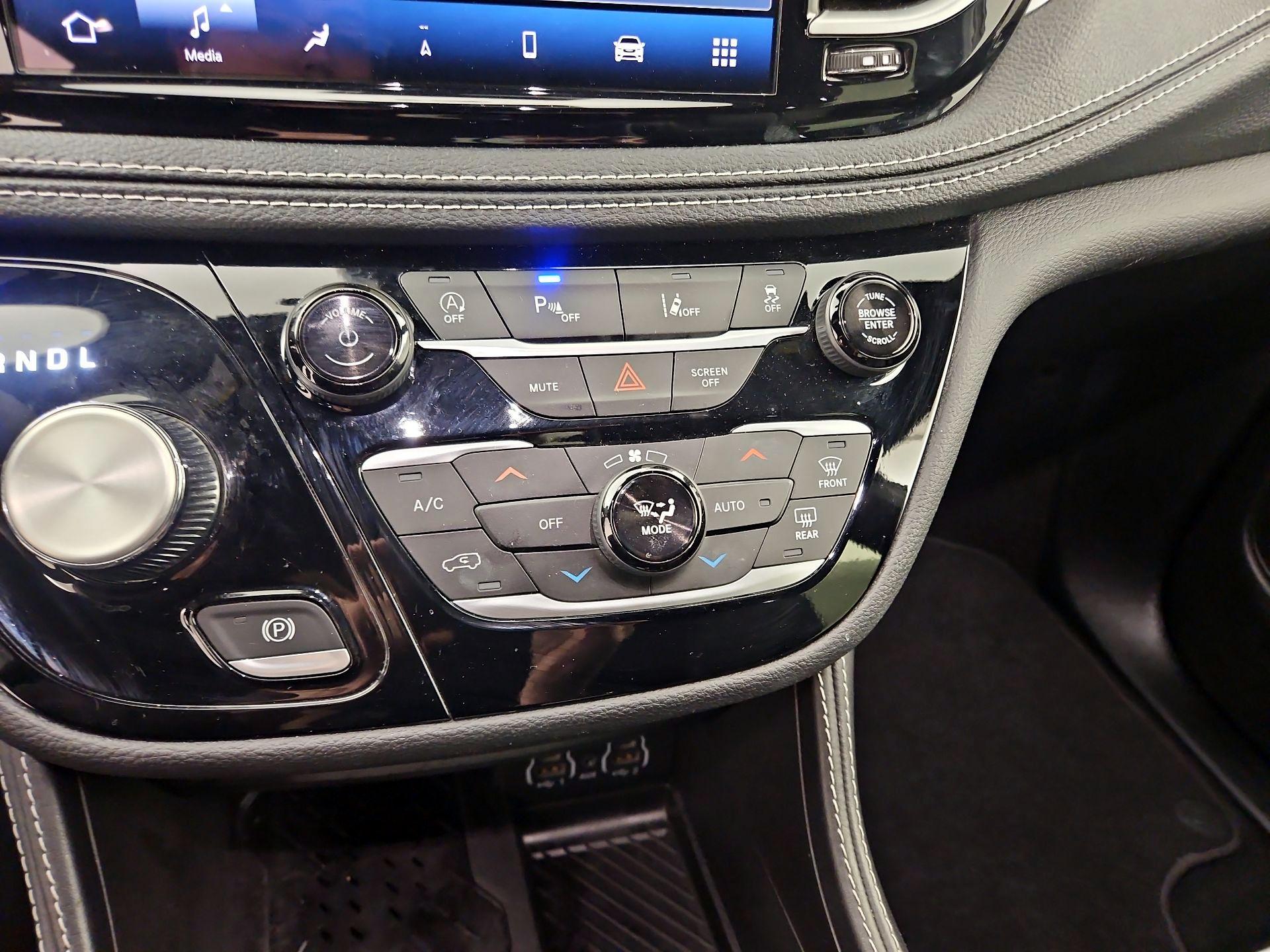 Thumbnail: 2025 Chrysler Pacifica - 17