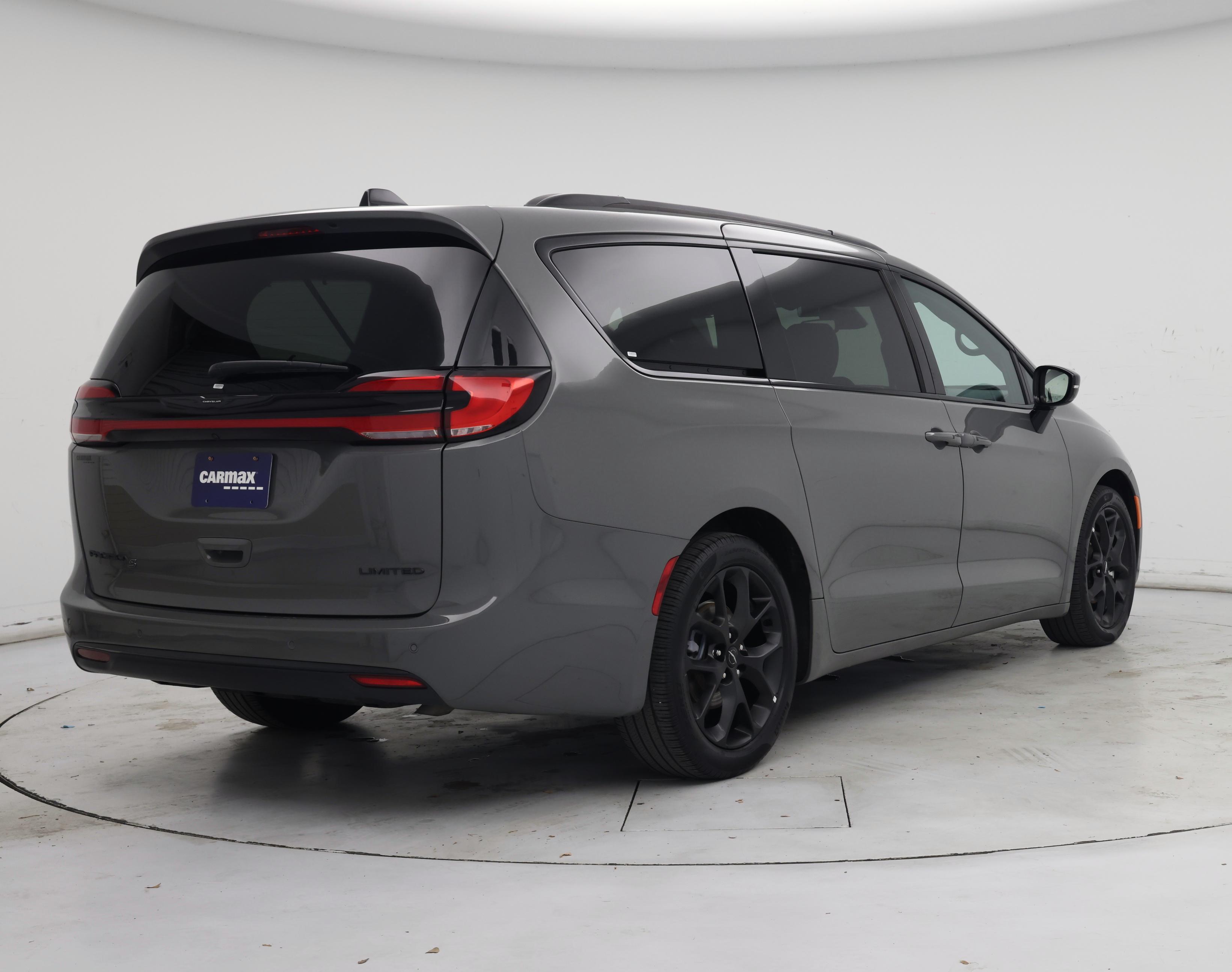 Thumbnail: 2025 Chrysler Pacifica - 8