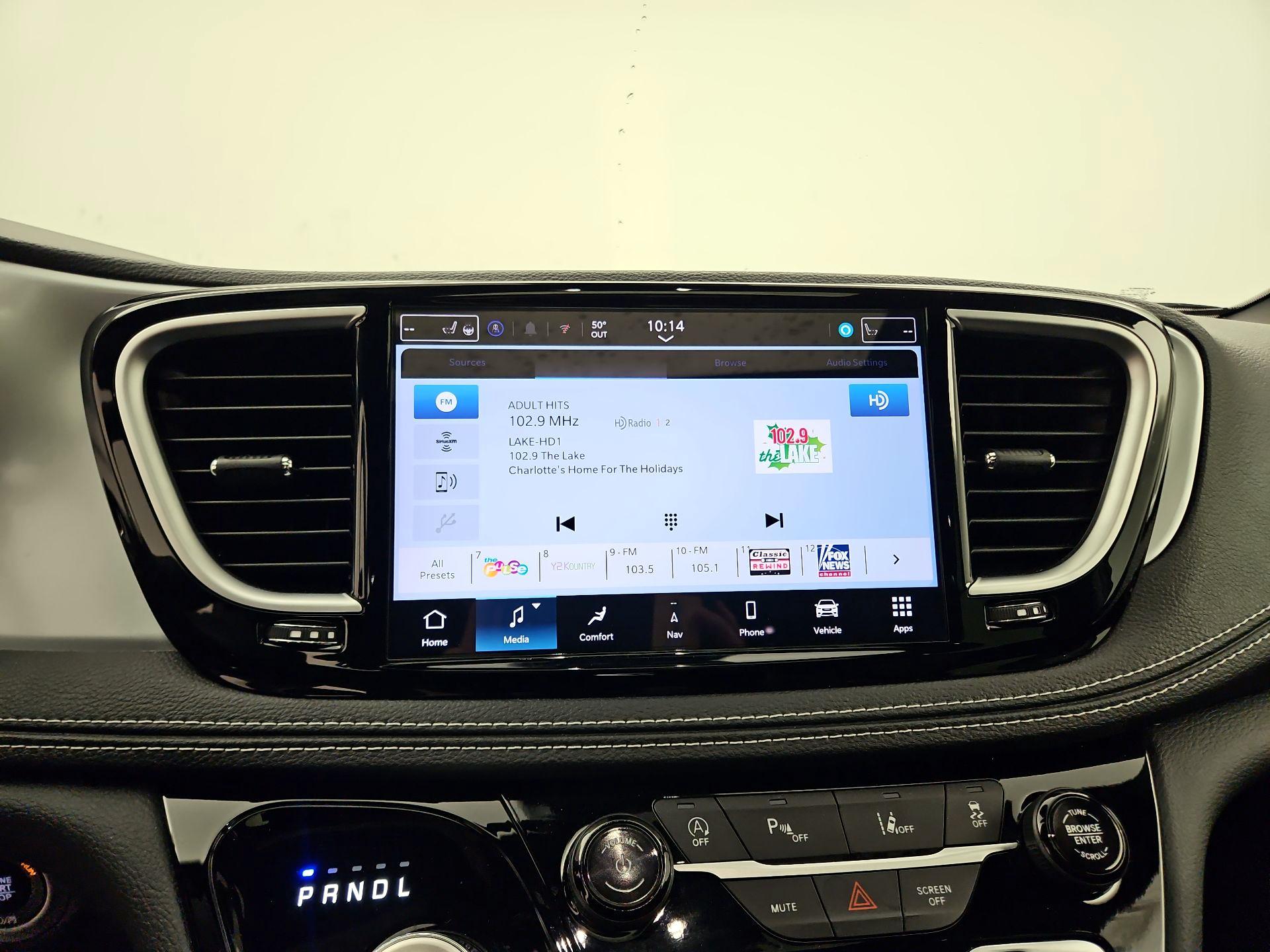 Thumbnail: 2025 Chrysler Pacifica - 16