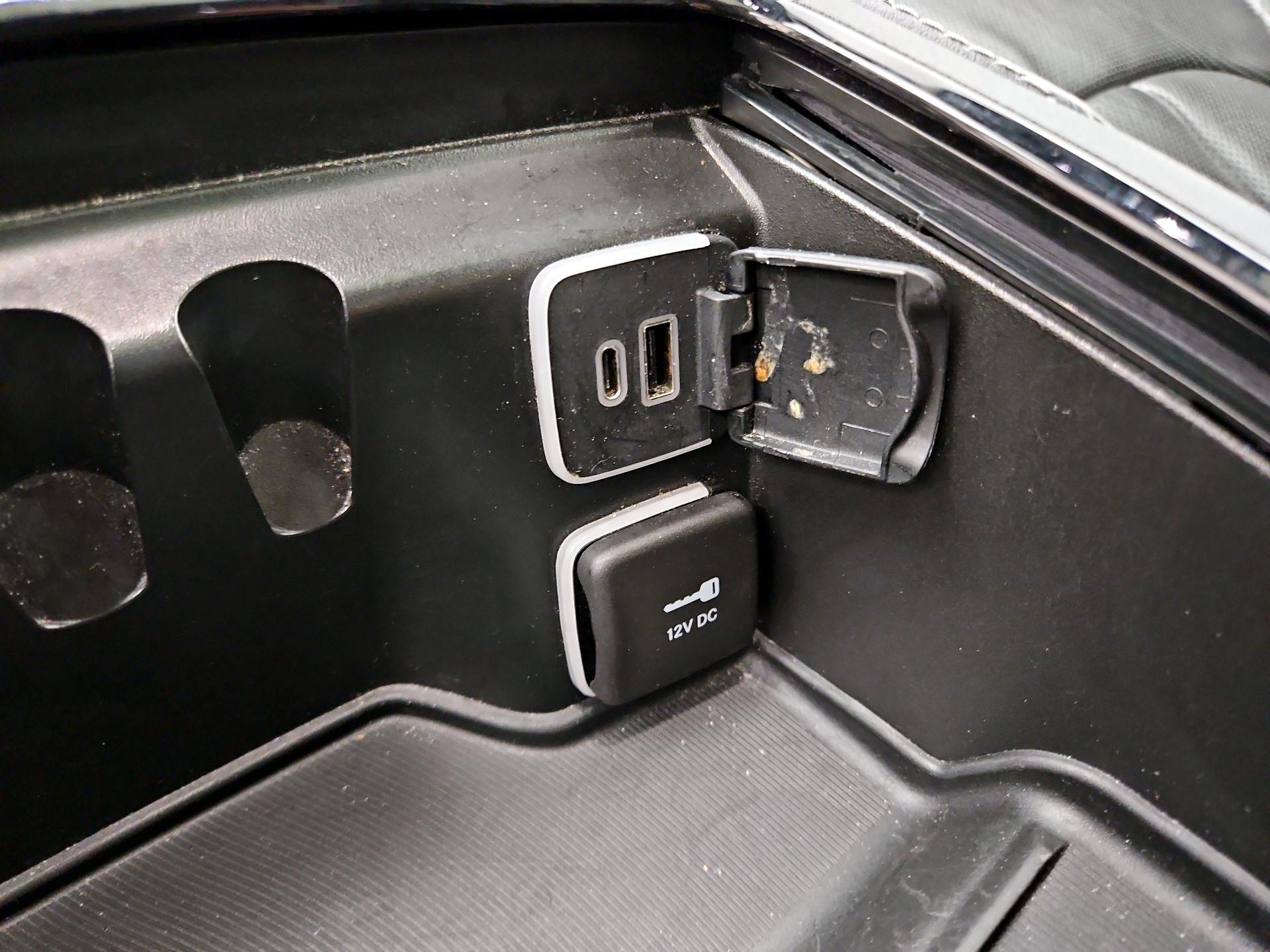 Thumbnail: 2025 Chrysler Pacifica - 19