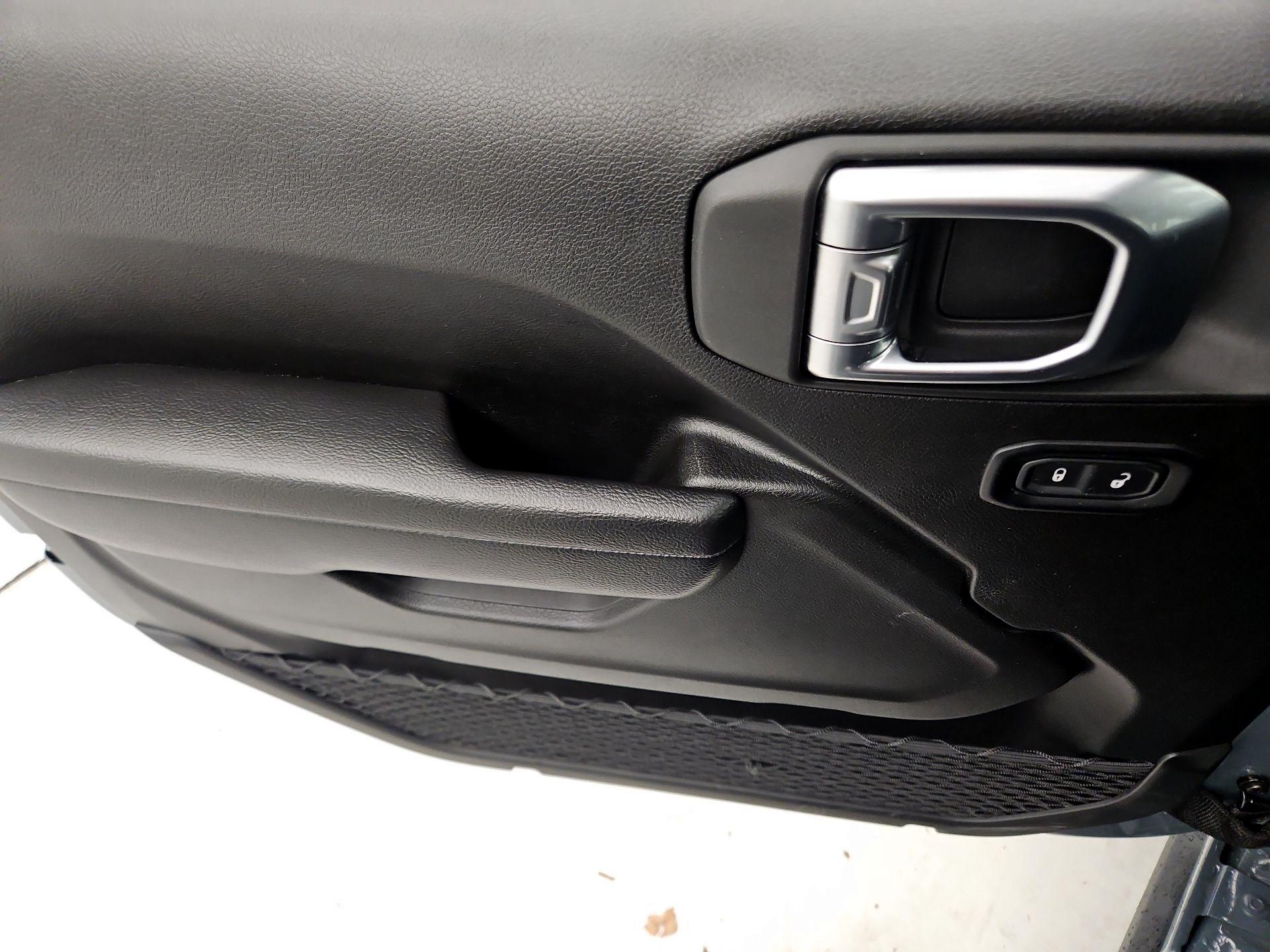 Thumbnail: 2025 Jeep Wrangler - 12