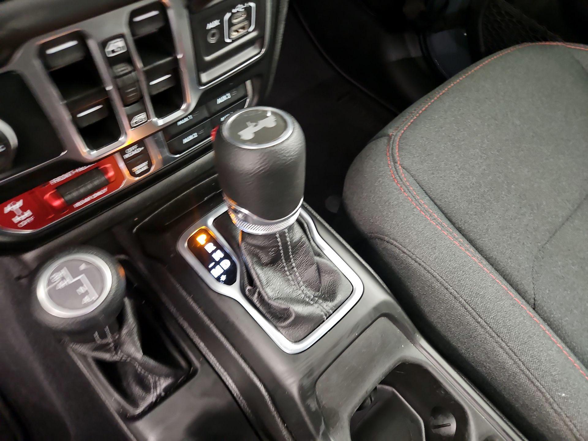 Thumbnail: 2025 Jeep Wrangler - 17