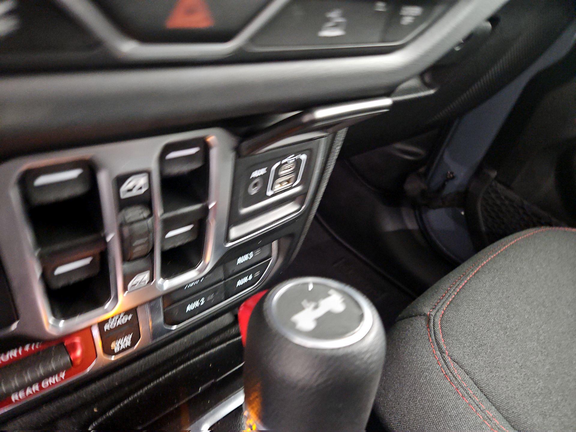 Thumbnail: 2025 Jeep Wrangler - 18