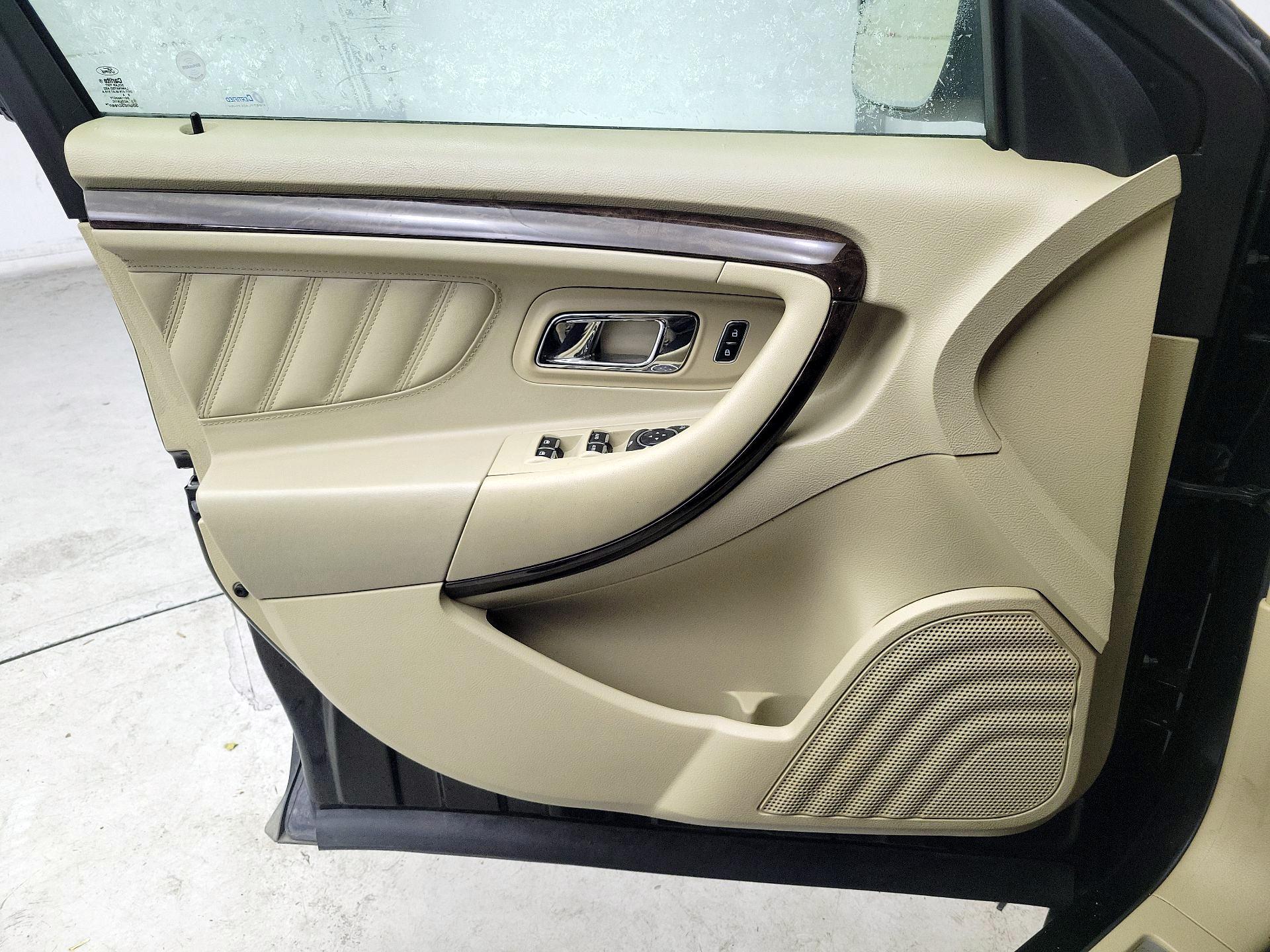 Thumbnail: 2018 Ford Taurus - 12