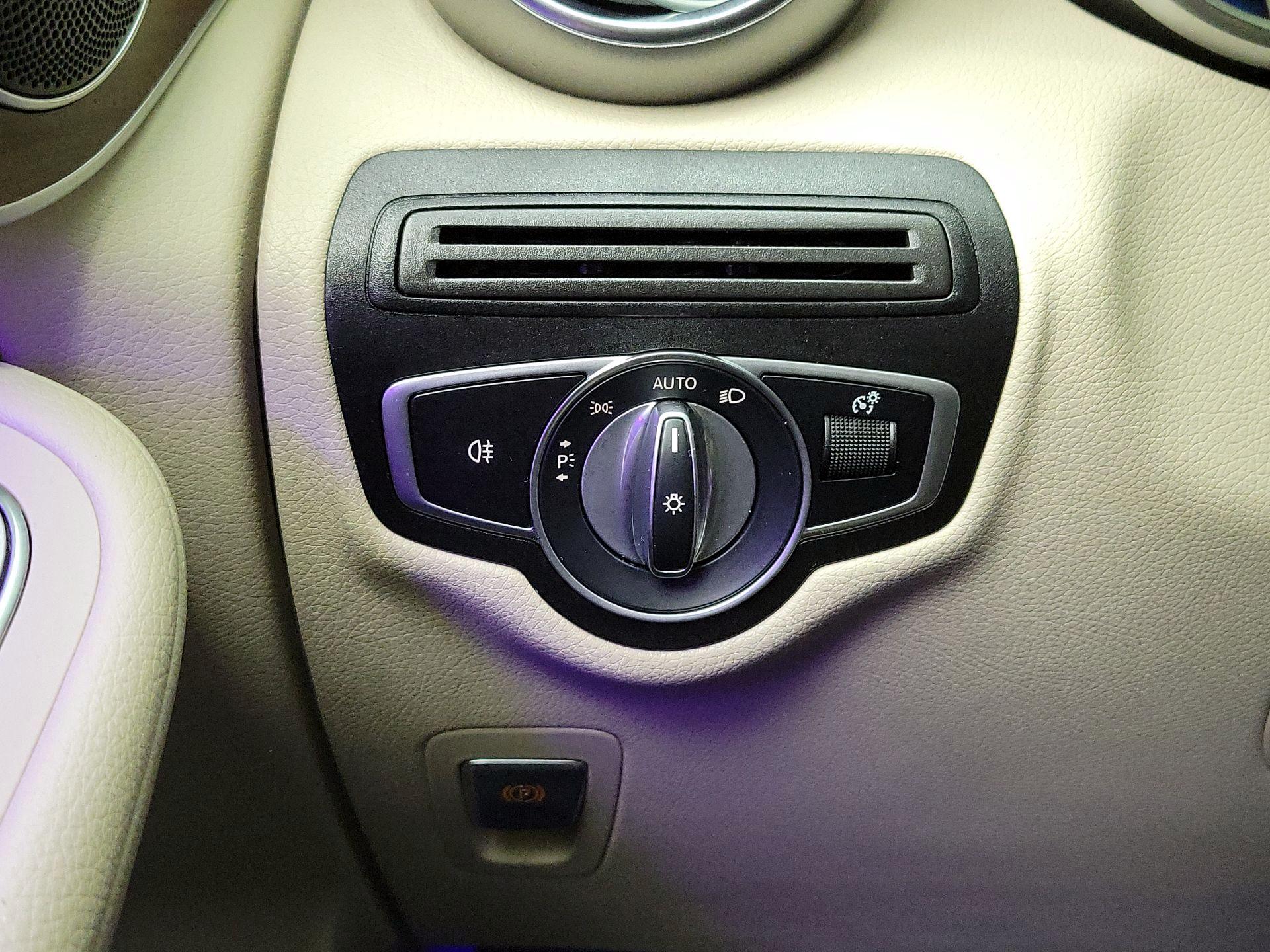 Thumbnail: 2022 Mercedes-Benz GLC - 13