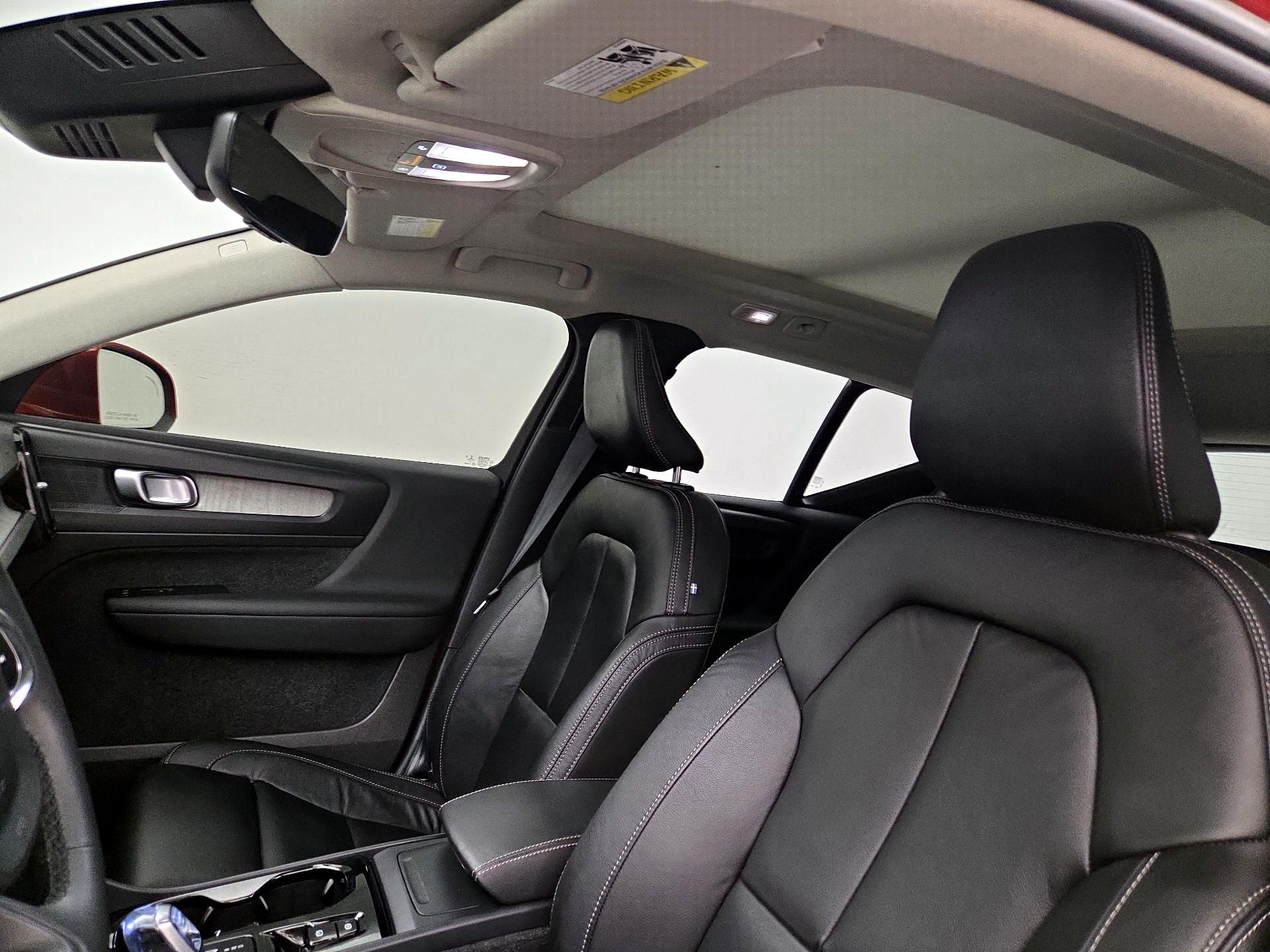 Thumbnail: 2023 Volvo XC40 - 20