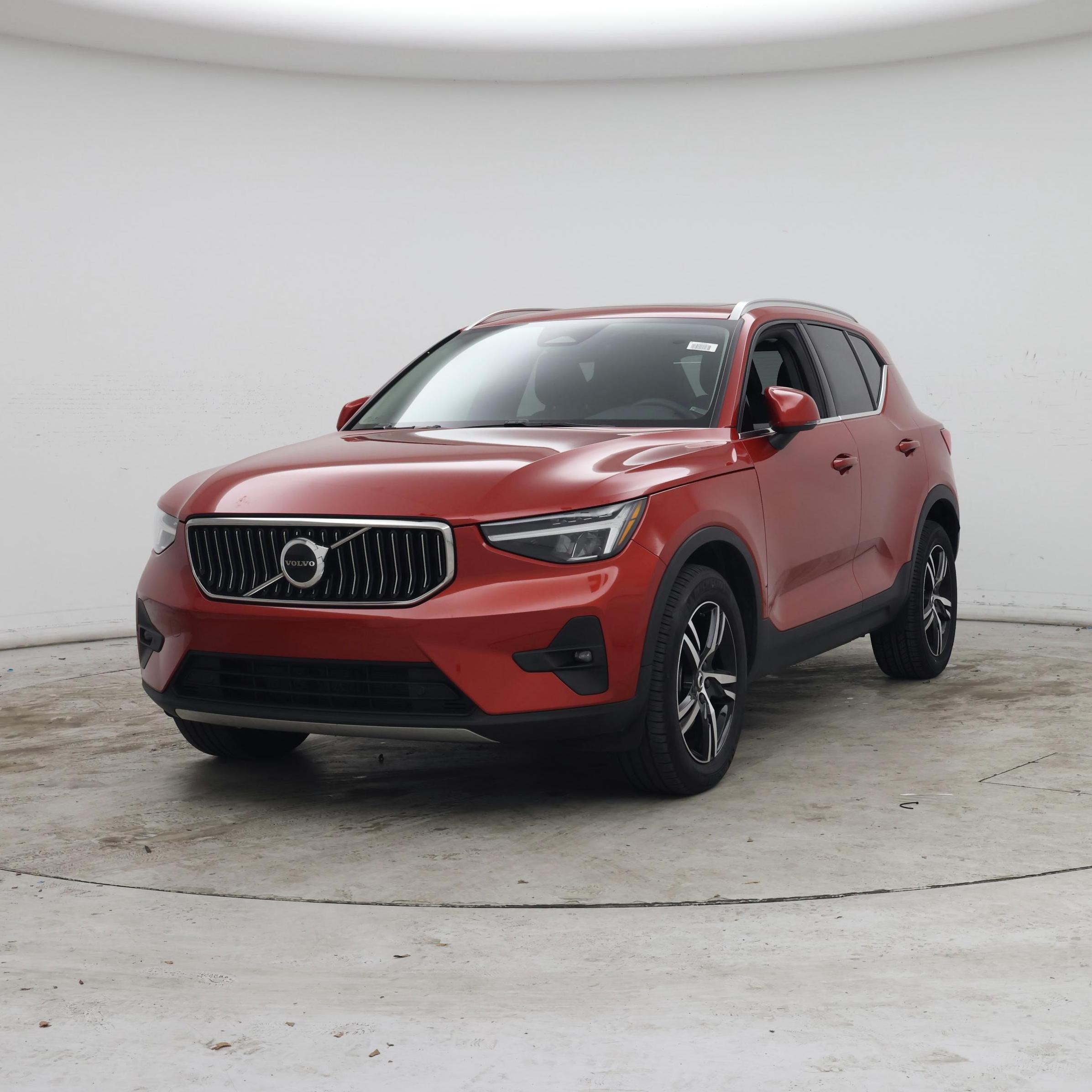 Thumbnail: 2023 Volvo XC40 - 4