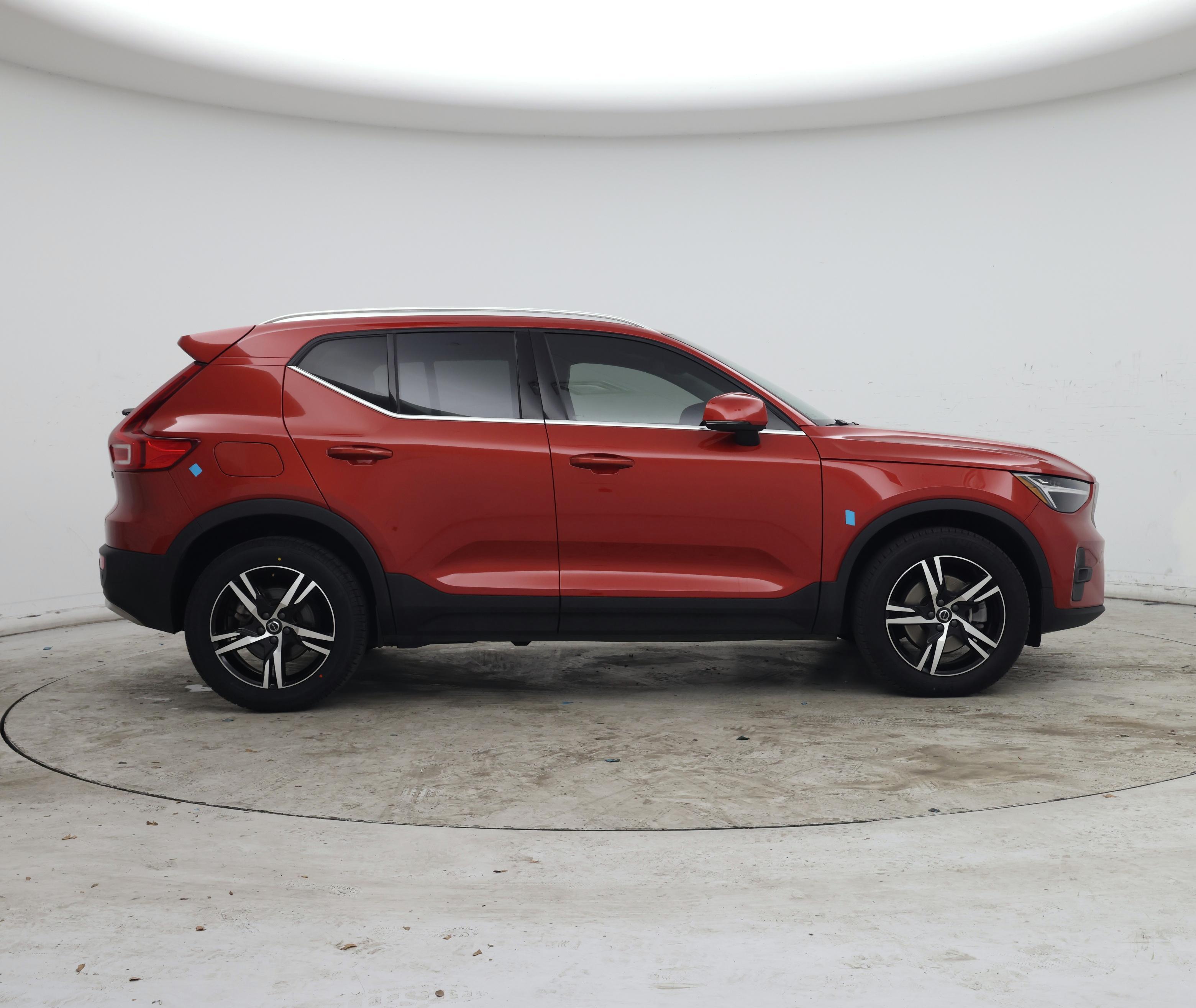 Thumbnail: 2023 Volvo XC40 - 7
