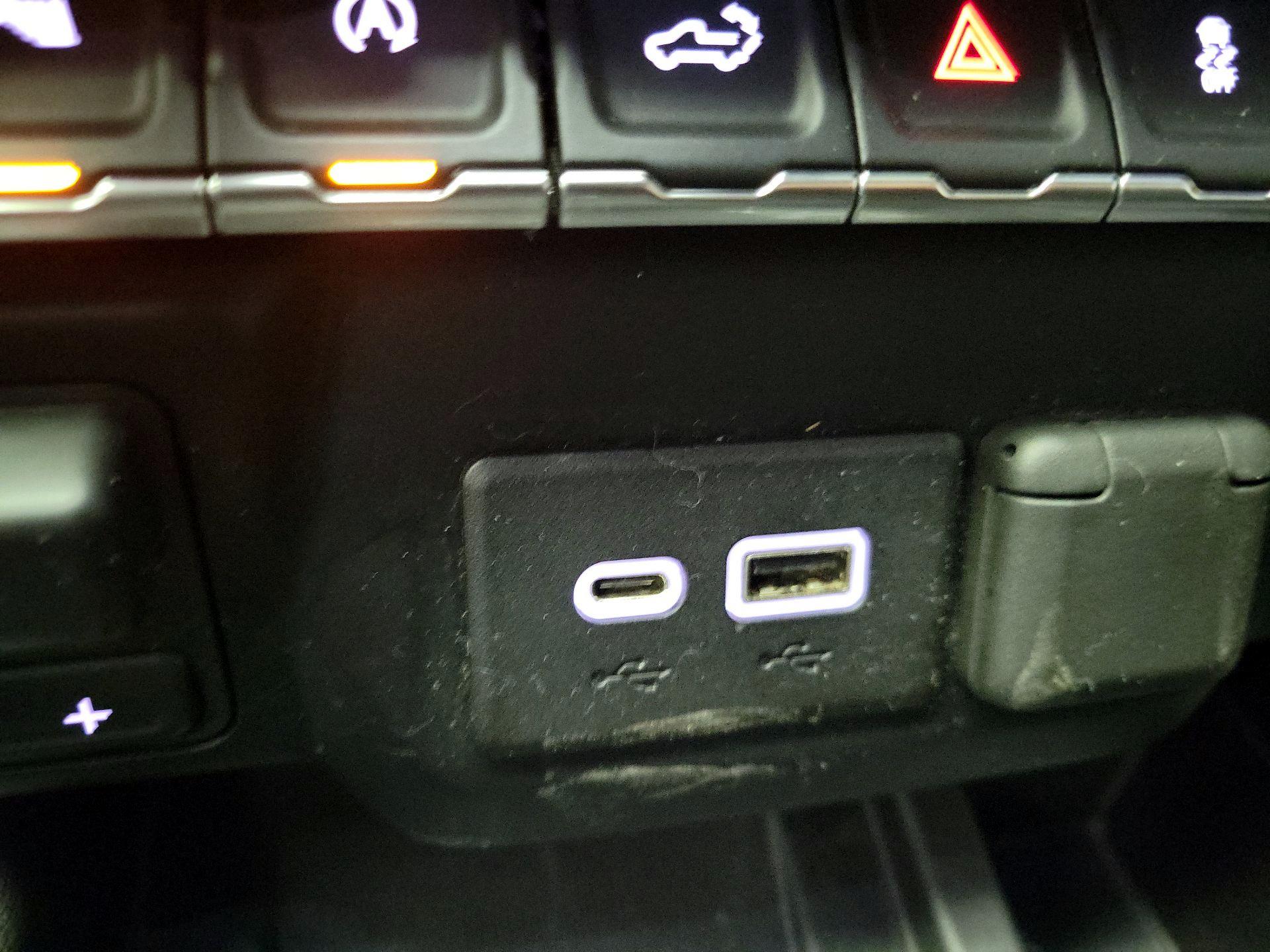 Thumbnail: 2019 Chevrolet Silverado 1500 - 18